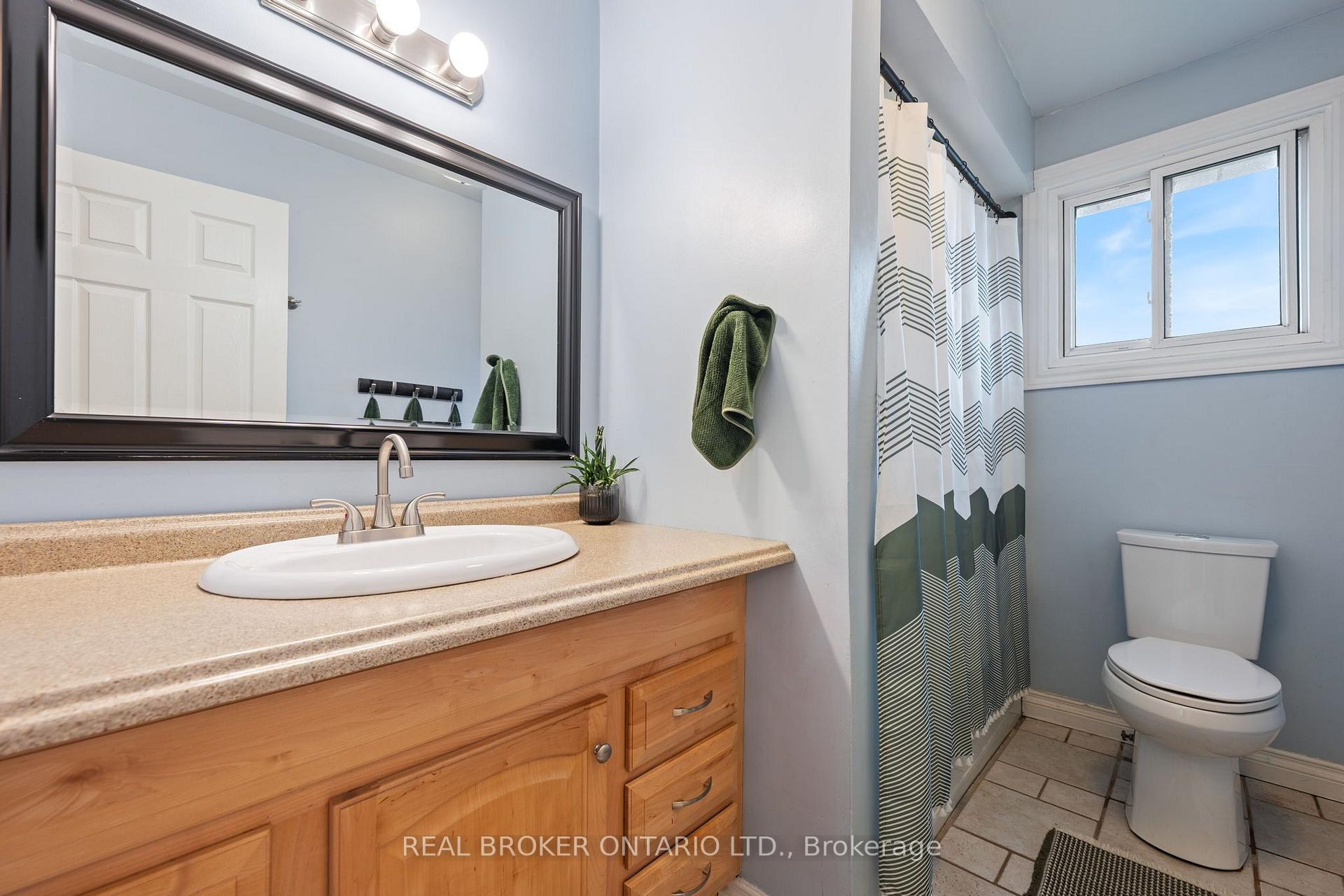 Photo 27 of 31 Gillin Road, Brantford, Brantwood Park — HOMEH