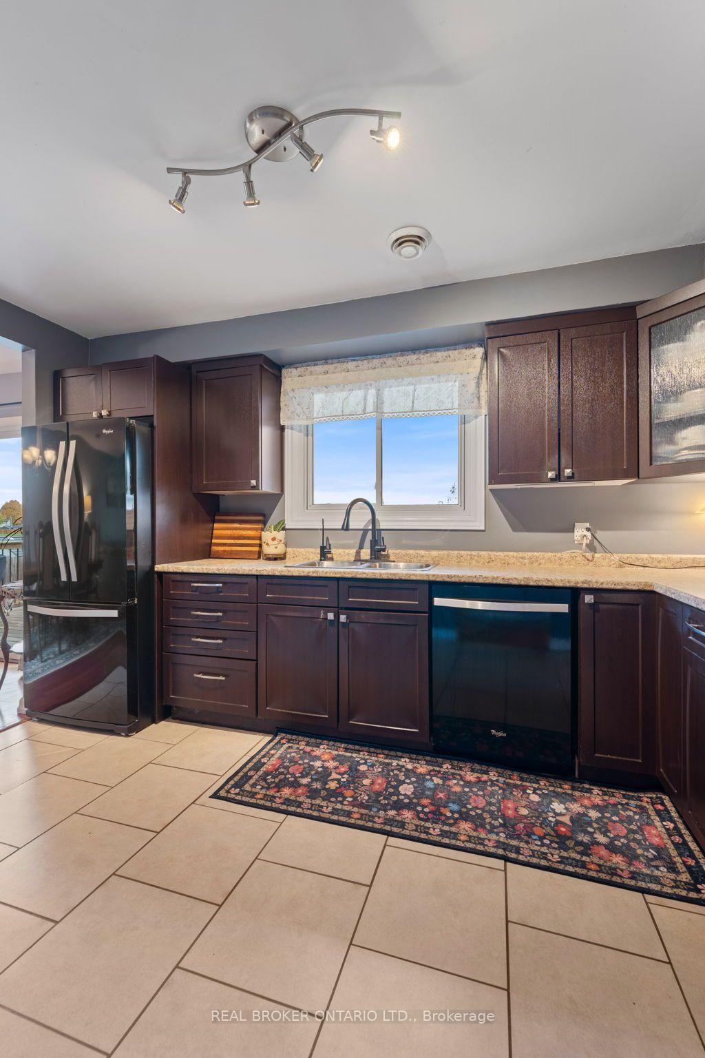 Photo 28 of 31 Gillin Road, Brantford, Brantwood Park — HOMEH