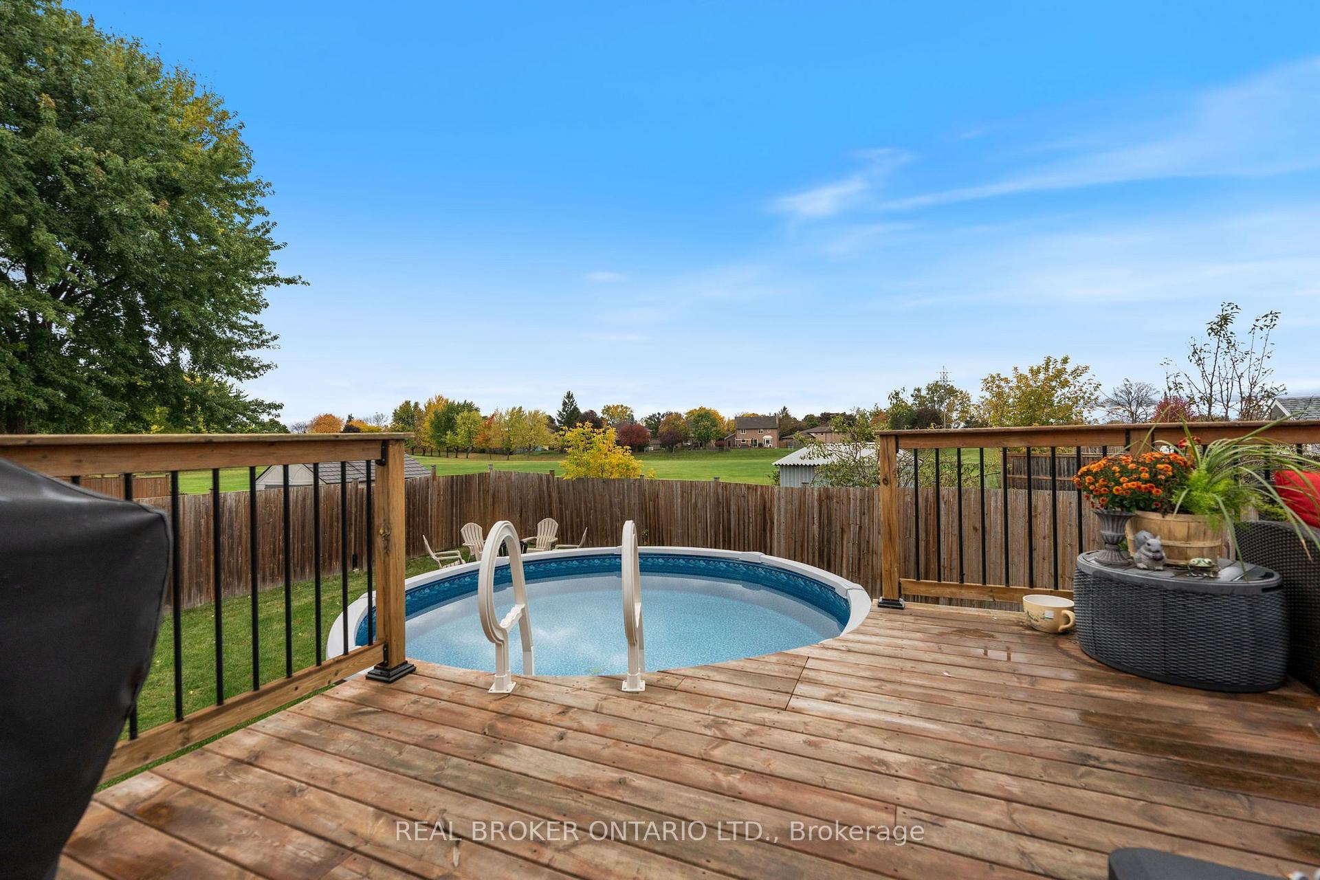 Photo 34 of 31 Gillin Road, Brantford, Brantwood Park — HOMEH