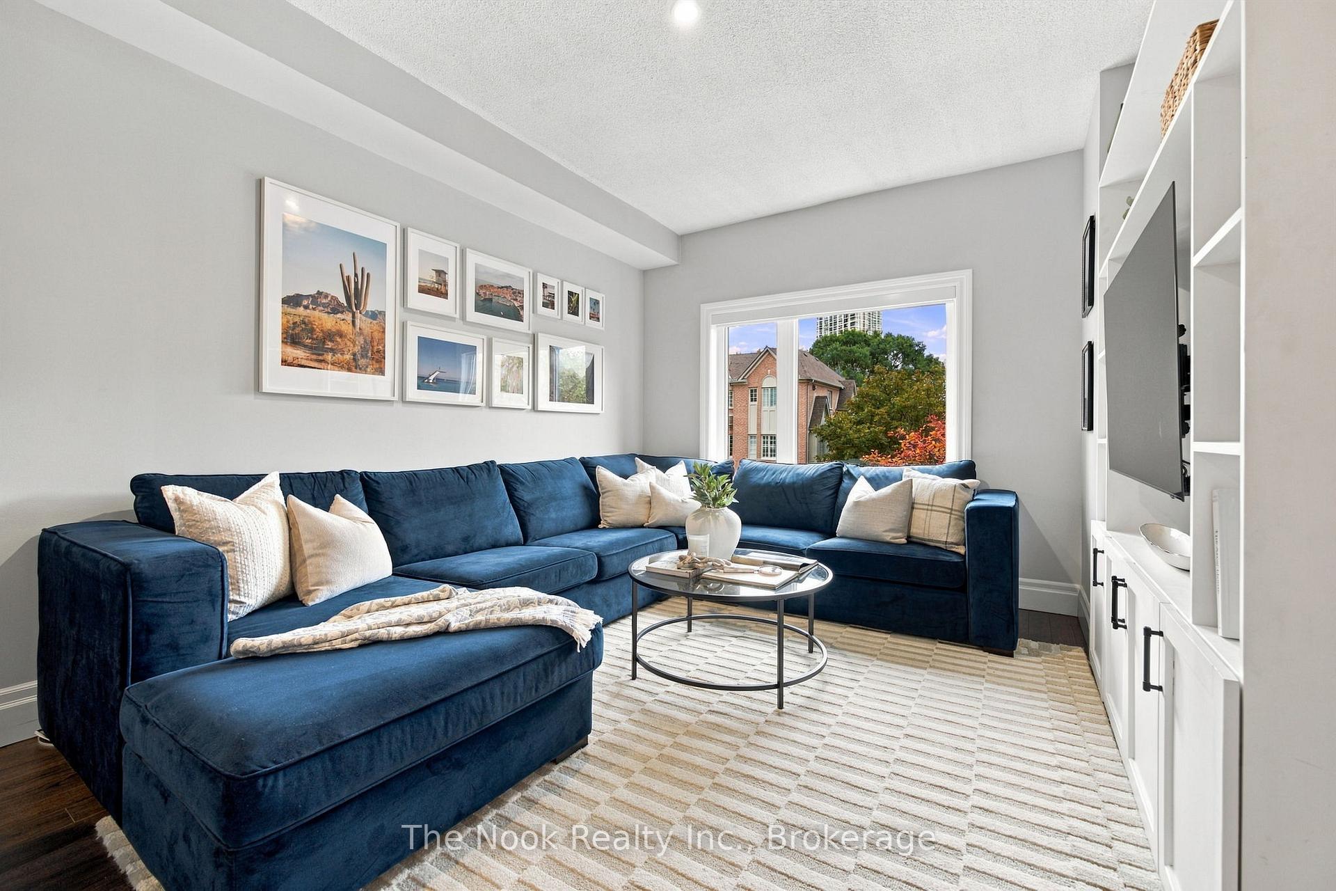 Photo 6 of 32 Harbourview Crescent, Etobicoke, Mimico — HOMEH
