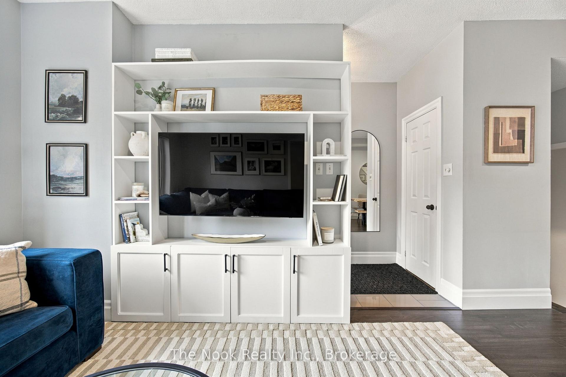 Photo 8 of 32 Harbourview Crescent, Etobicoke, Mimico — HOMEH