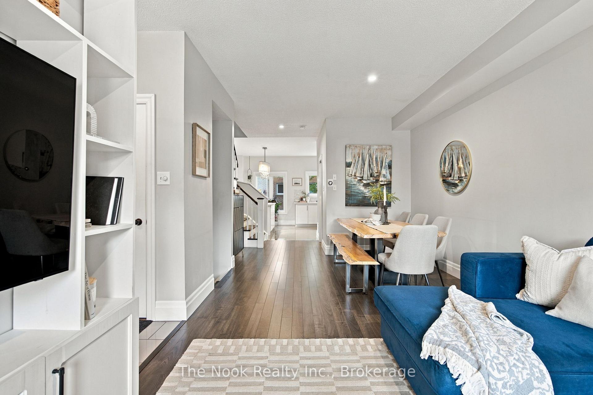 Photo 9 of 32 Harbourview Crescent, Etobicoke, Mimico — HOMEH