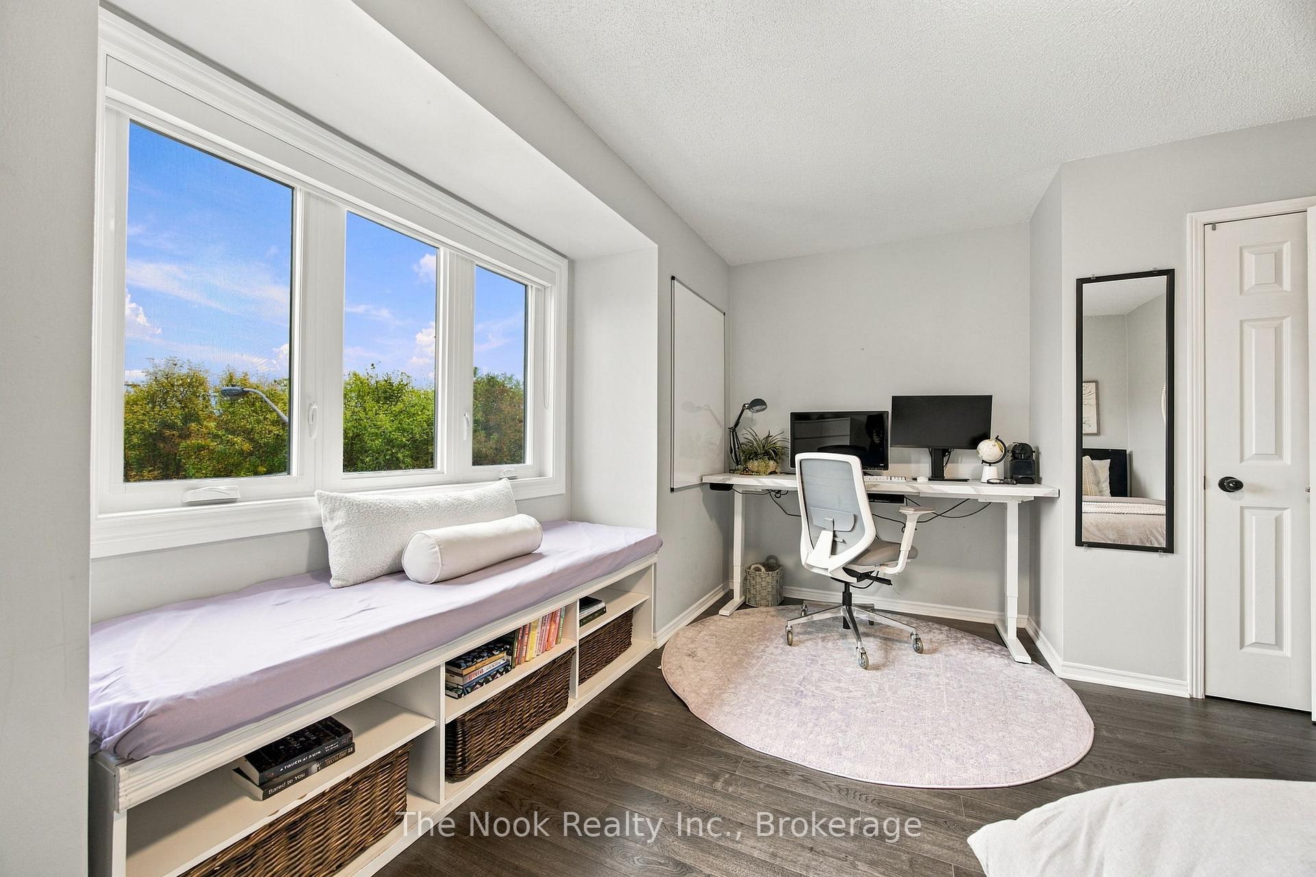 Photo 21 of 32 Harbourview Crescent, Etobicoke, Mimico — HOMEH