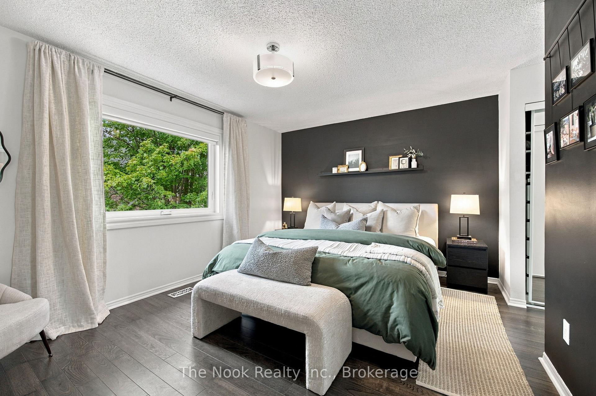 Photo 25 of 32 Harbourview Crescent, Etobicoke, Mimico — HOMEH