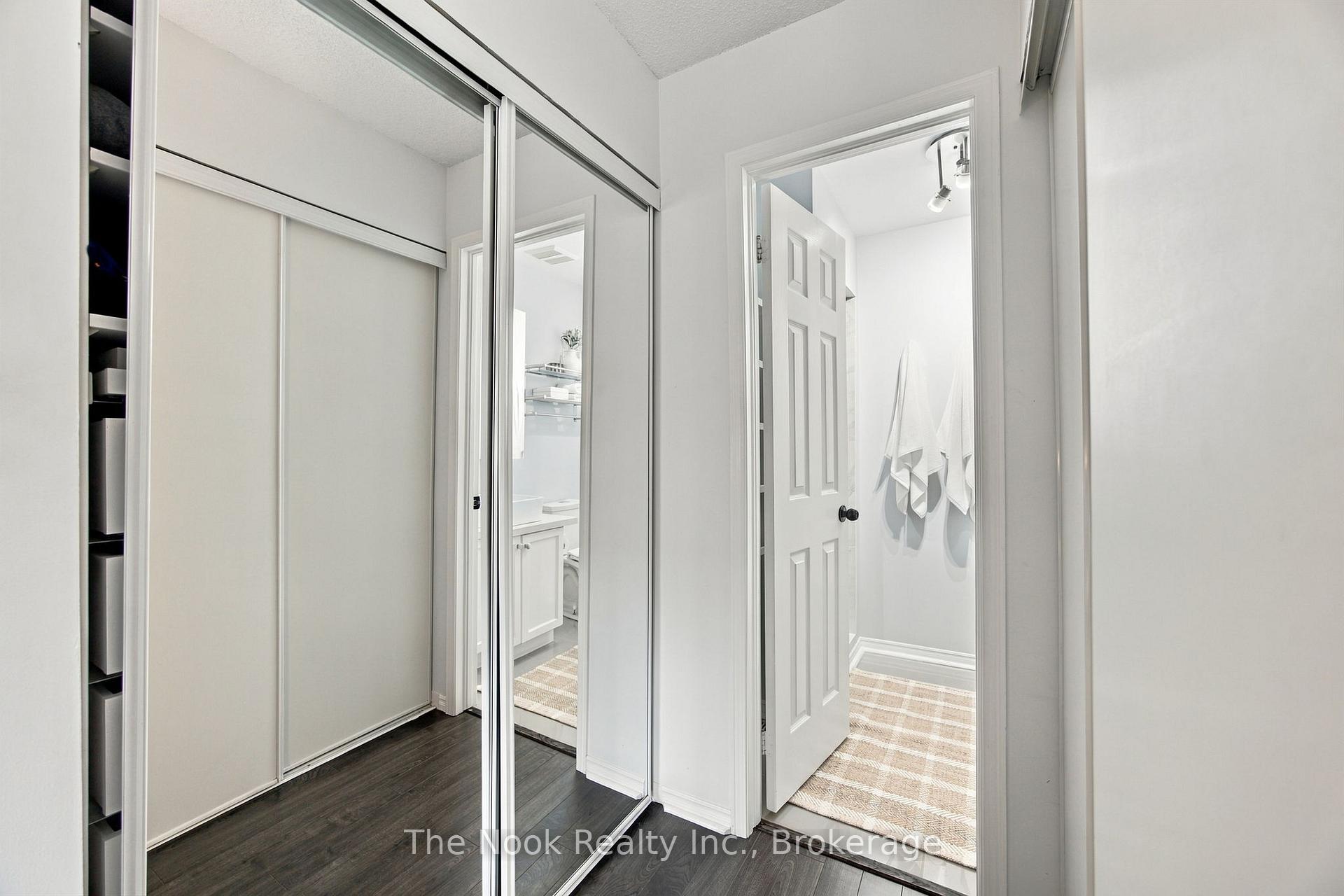 Photo 28 of 32 Harbourview Crescent, Etobicoke, Mimico — HOMEH