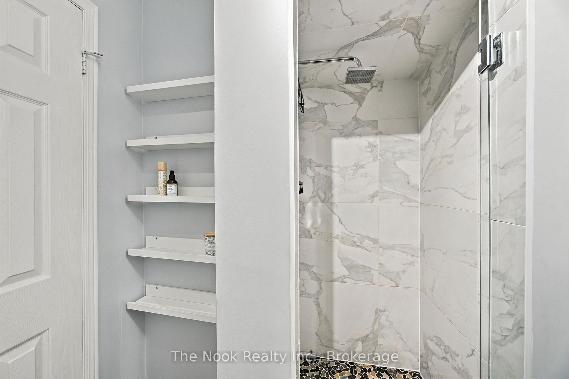 Photo 30 of 32 Harbourview Crescent, Etobicoke, Mimico — HOMEH