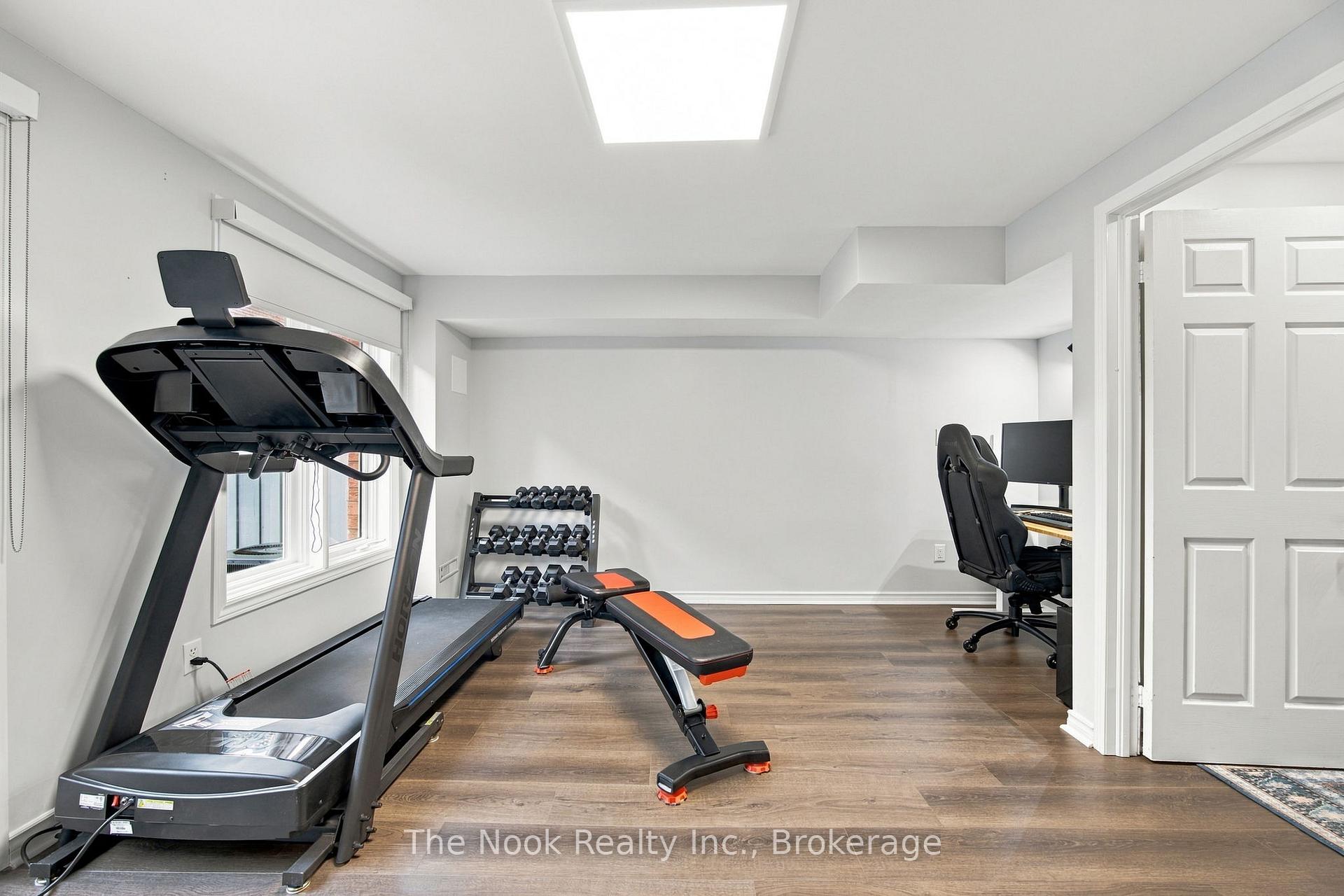 Photo 34 of 32 Harbourview Crescent, Etobicoke, Mimico — HOMEH