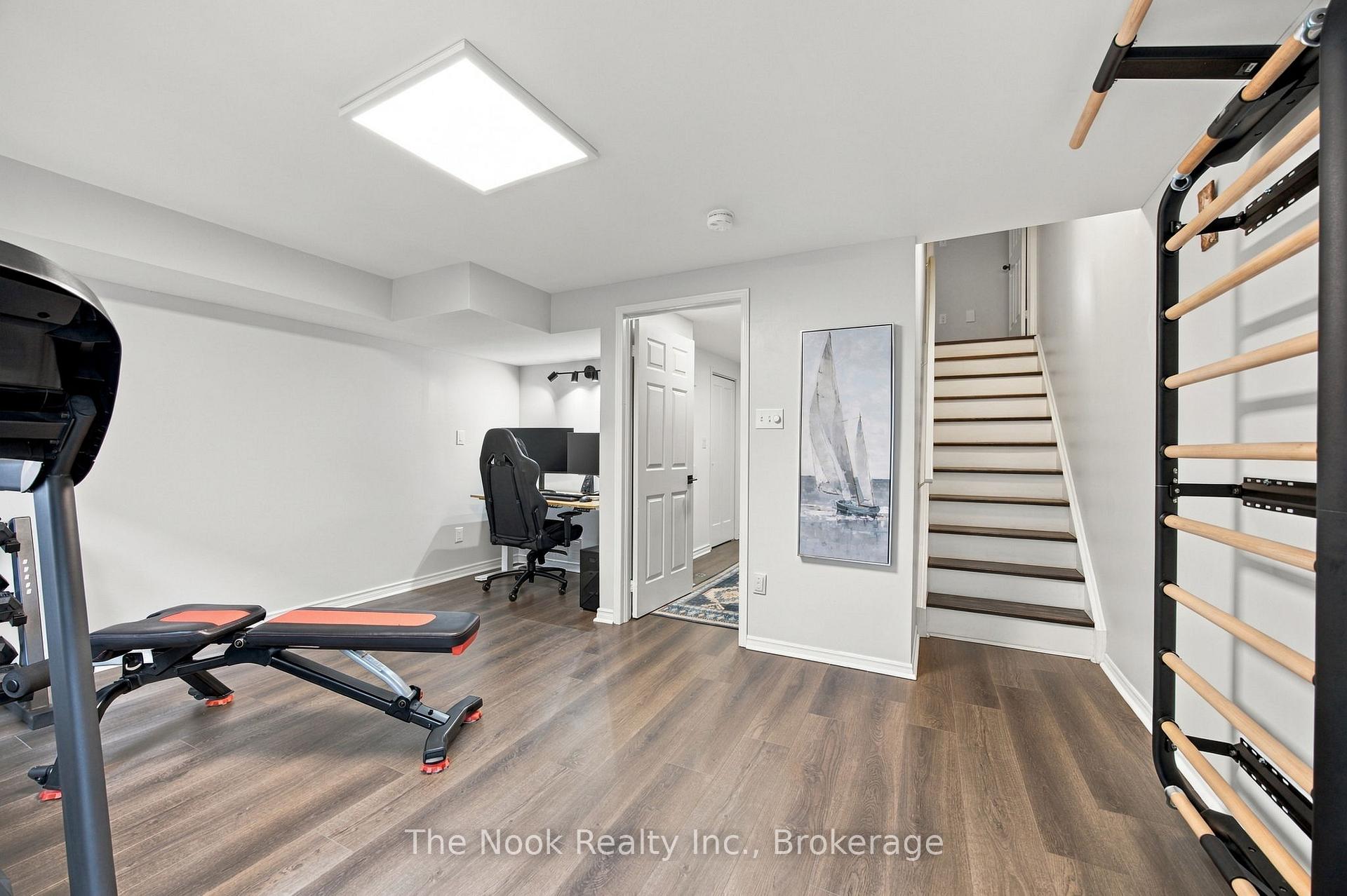 Photo 35 of 32 Harbourview Crescent, Etobicoke, Mimico — HOMEH