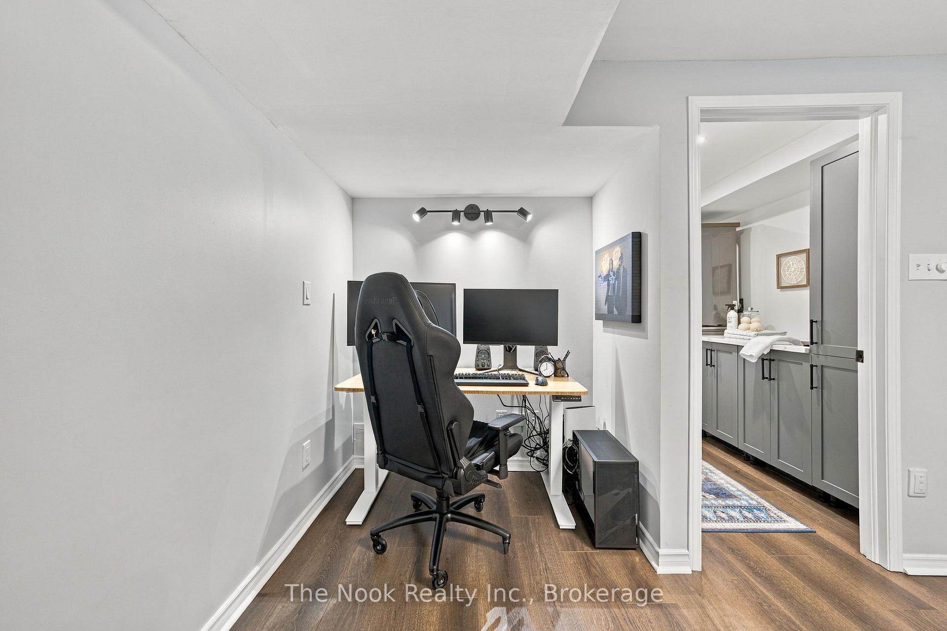 Photo 36 of 32 Harbourview Crescent, Etobicoke, Mimico — HOMEH