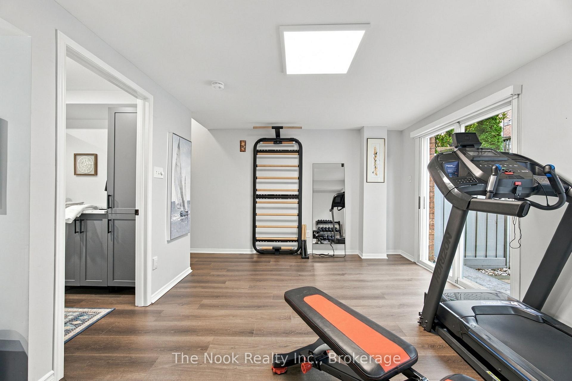 Photo 37 of 32 Harbourview Crescent, Etobicoke, Mimico — HOMEH