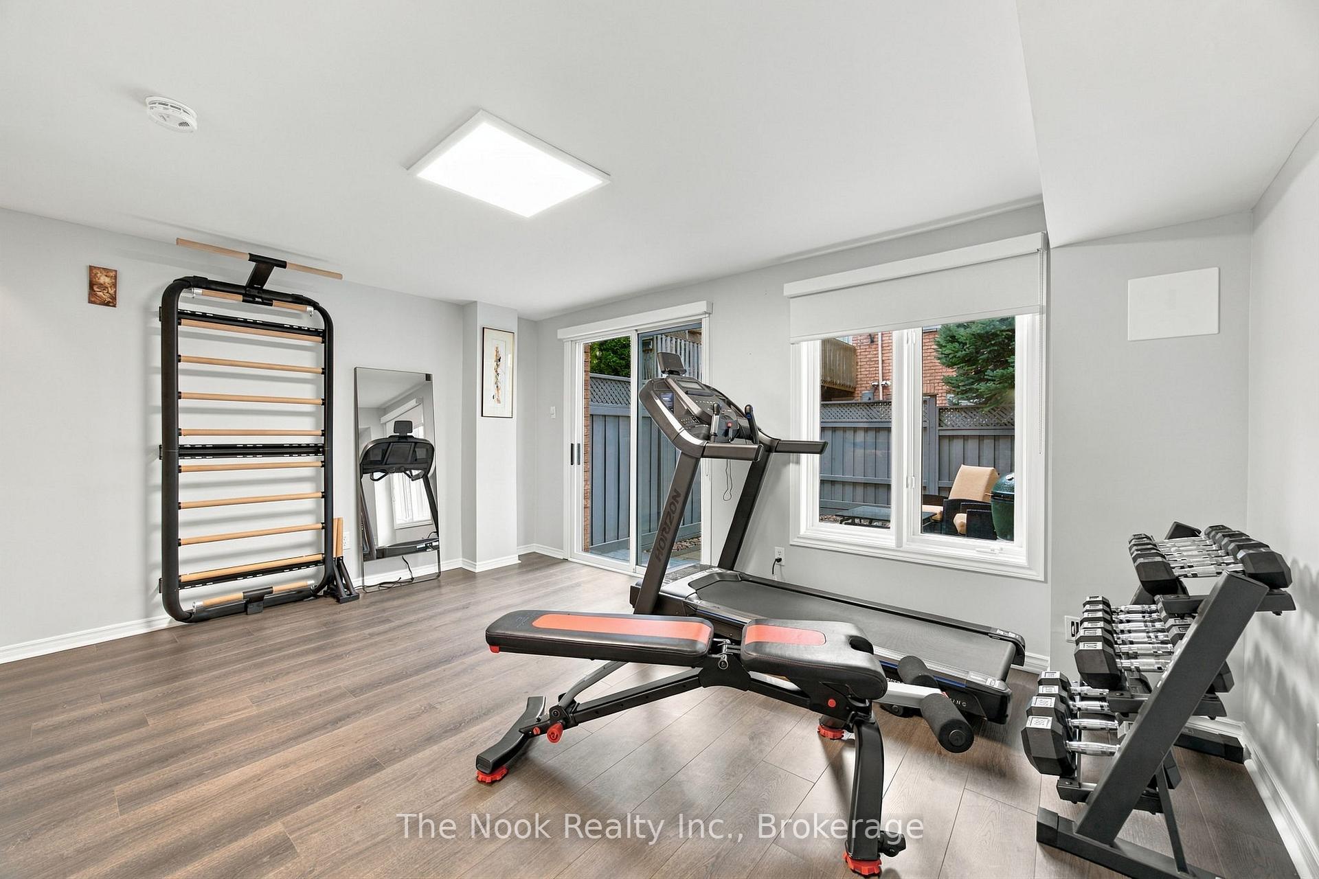 Photo 38 of 32 Harbourview Crescent, Etobicoke, Mimico — HOMEH