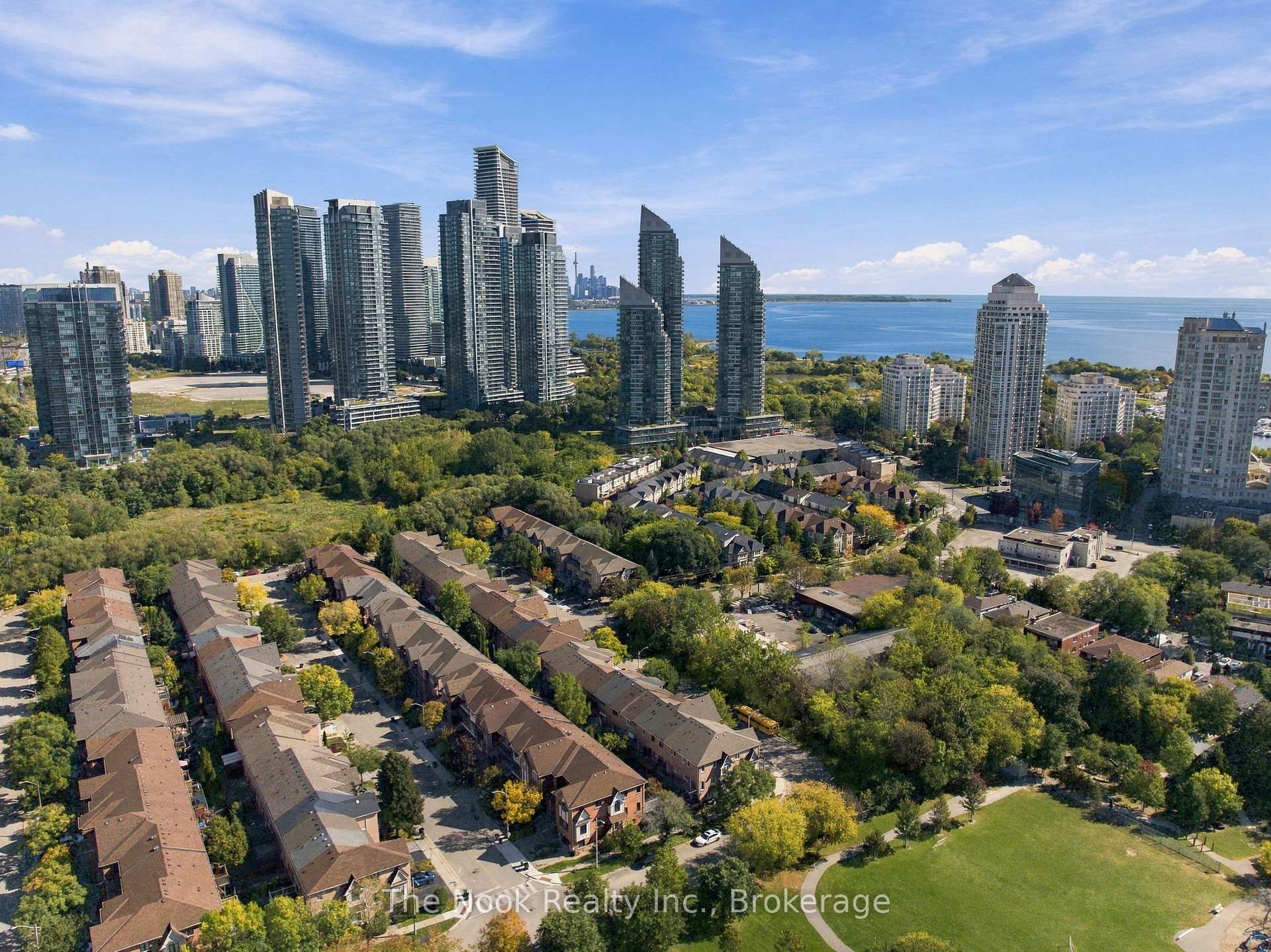 Photo 40 of 32 Harbourview Crescent, Etobicoke, Mimico — HOMEH