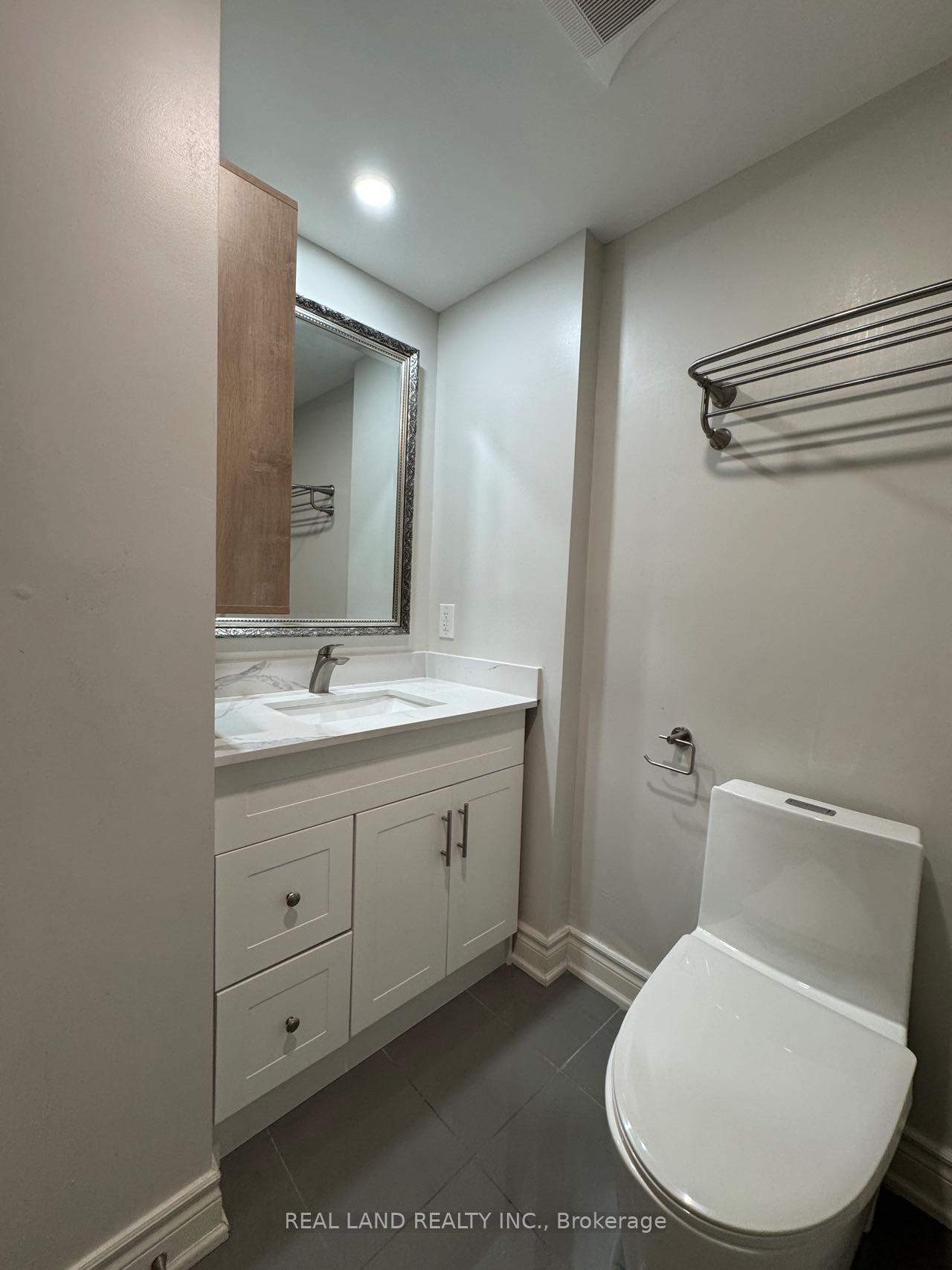 Photo 5 of 26 Greyhound Drive E, North York, Bayview Woods-Steeles — HOMEH