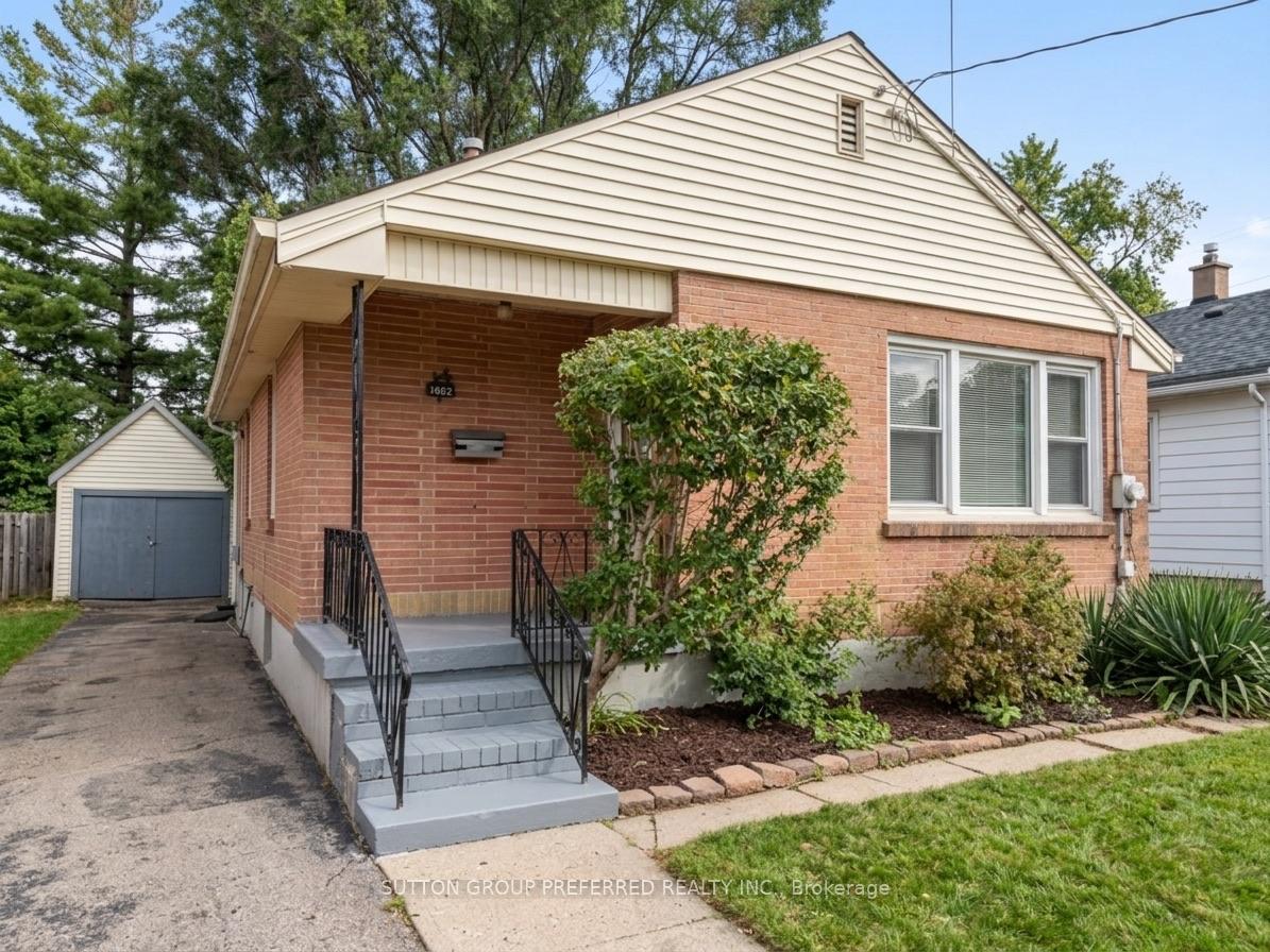 Photo 6 of 1622 Leonard Street, London, East H — HOMEH