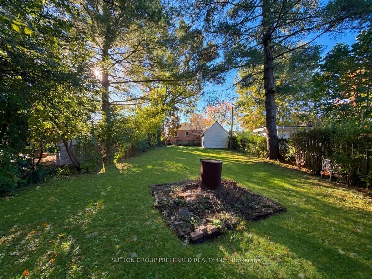 Photo 13 of 1622 Leonard Street, London, East H — HOMEH