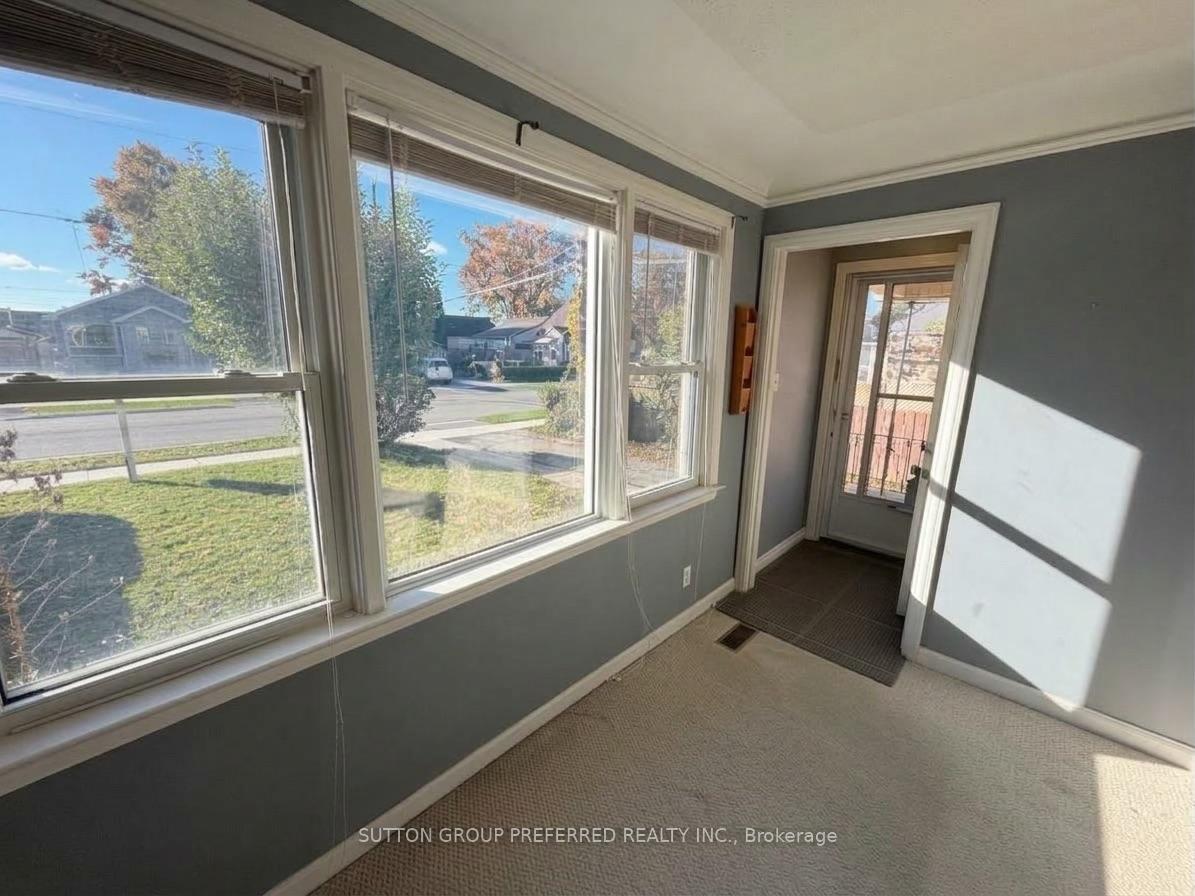Photo 16 of 1622 Leonard Street, London, East H — HOMEH