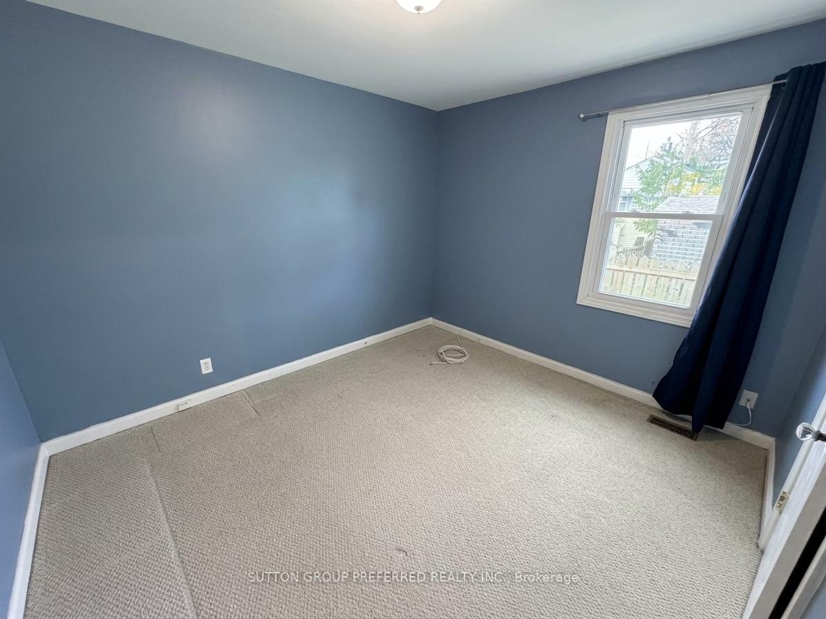 Photo 21 of 1622 Leonard Street, London, East H — HOMEH