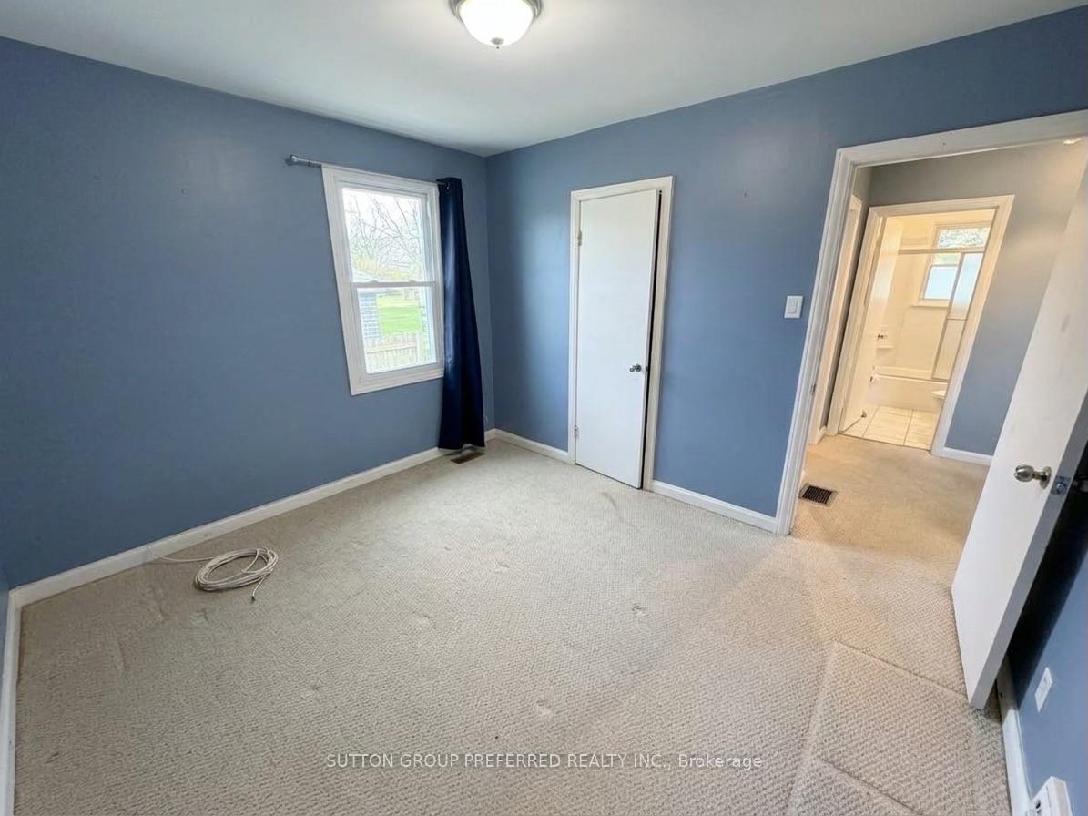 Photo 23 of 1622 Leonard Street, London, East H — HOMEH