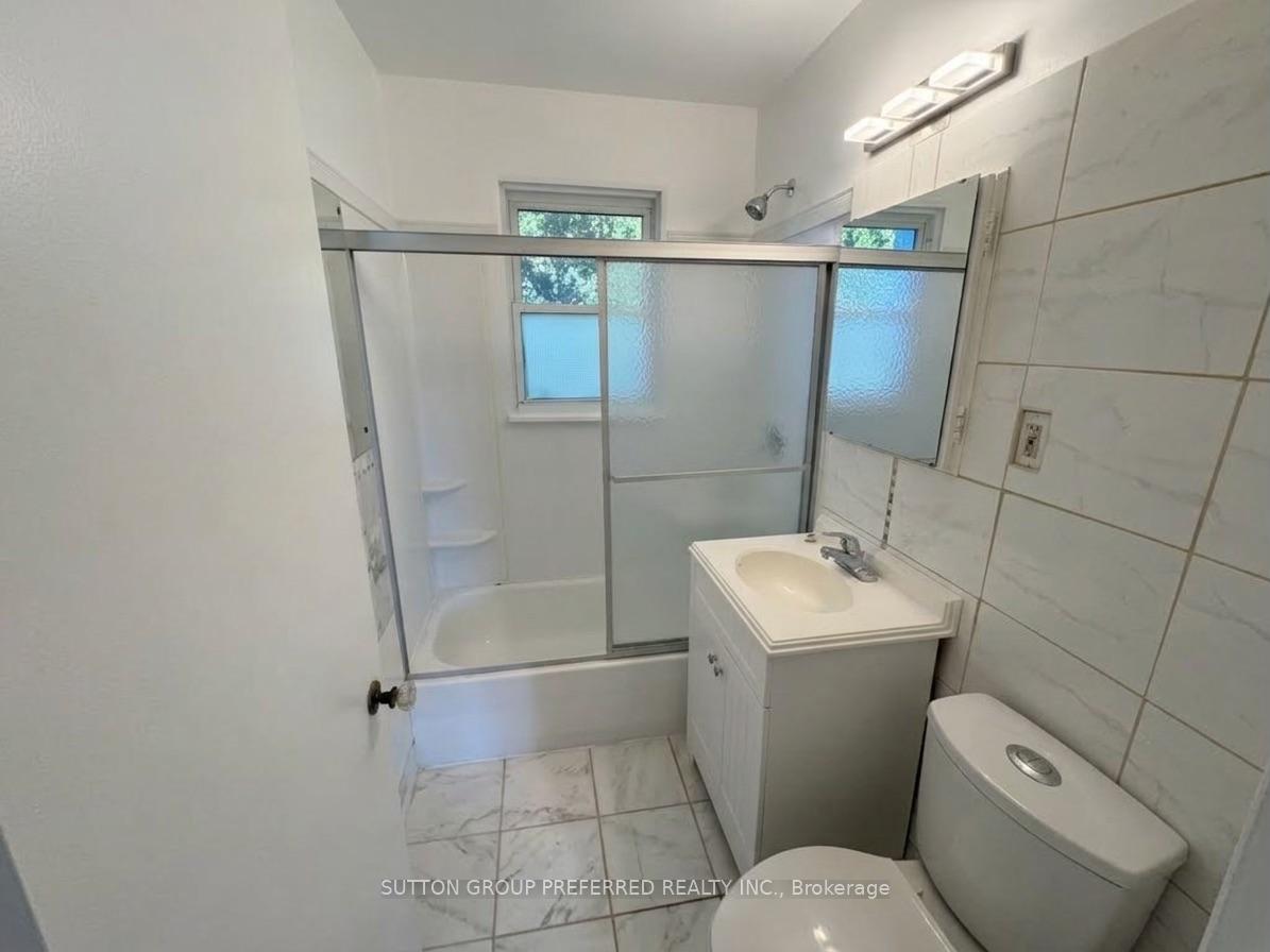 Photo 25 of 1622 Leonard Street, London, East H — HOMEH