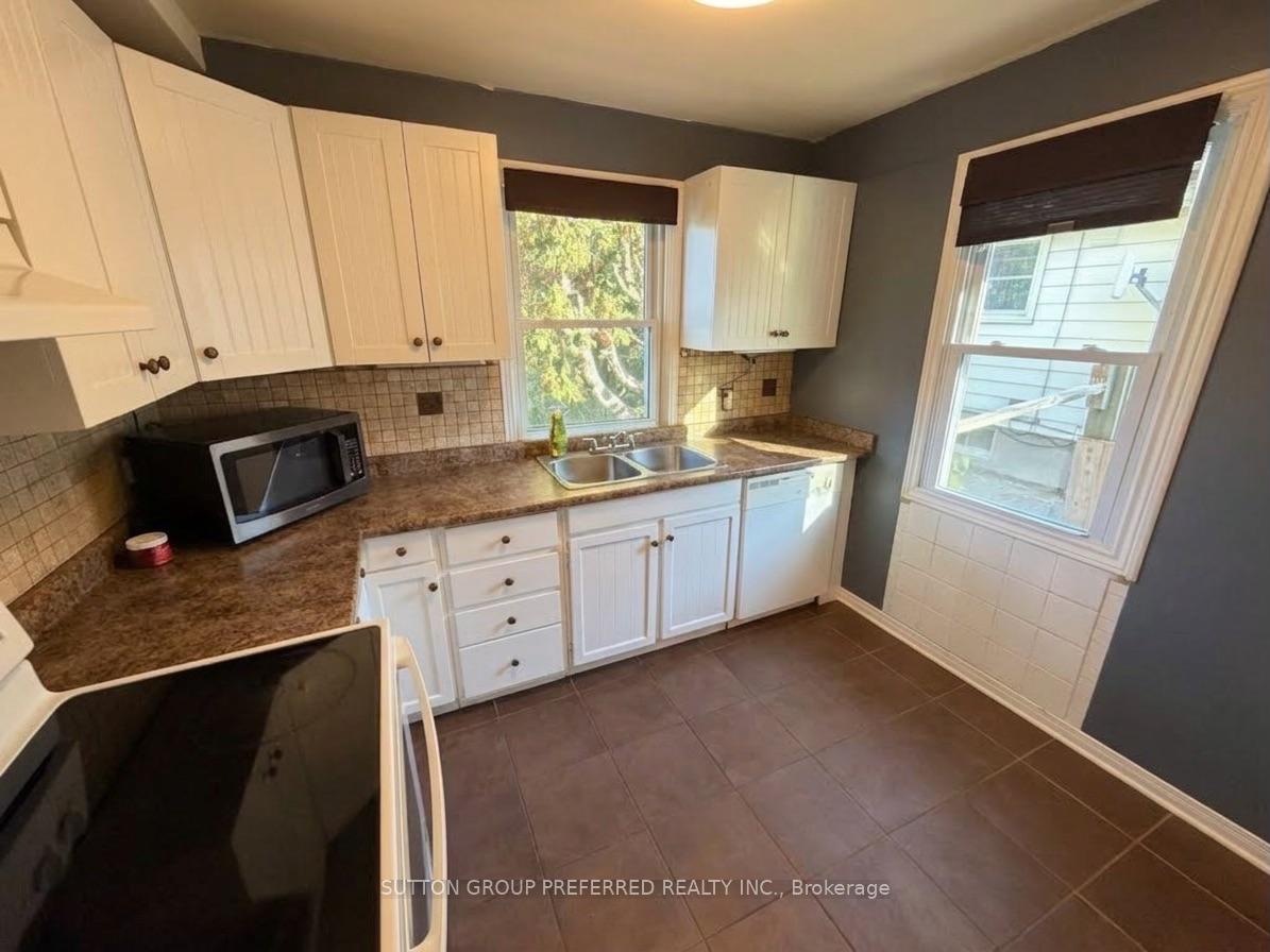 Photo 26 of 1622 Leonard Street, London, East H — HOMEH