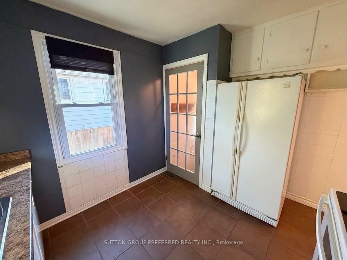 Photo 28 of 1622 Leonard Street, London, East H — HOMEH
