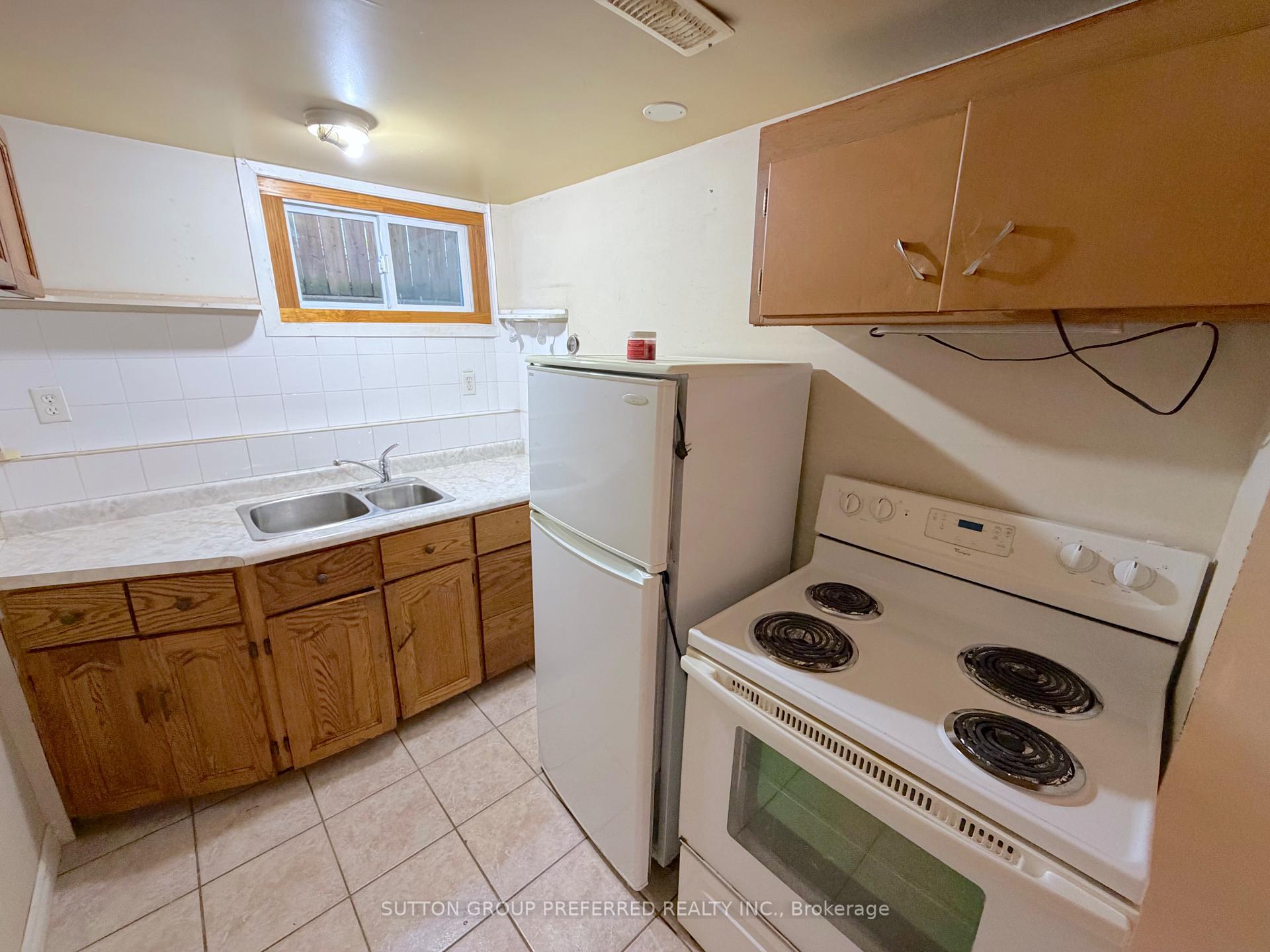 Photo 39 of 1622 Leonard Street, London, East H — HOMEH
