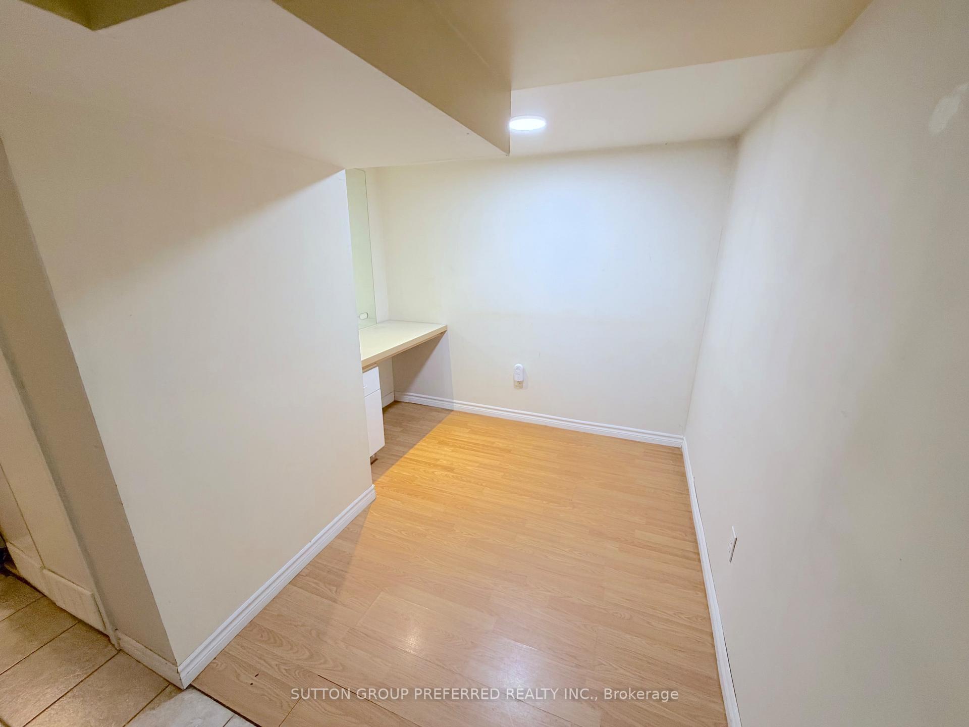 Photo 42 of 1622 Leonard Street, London, East H — HOMEH