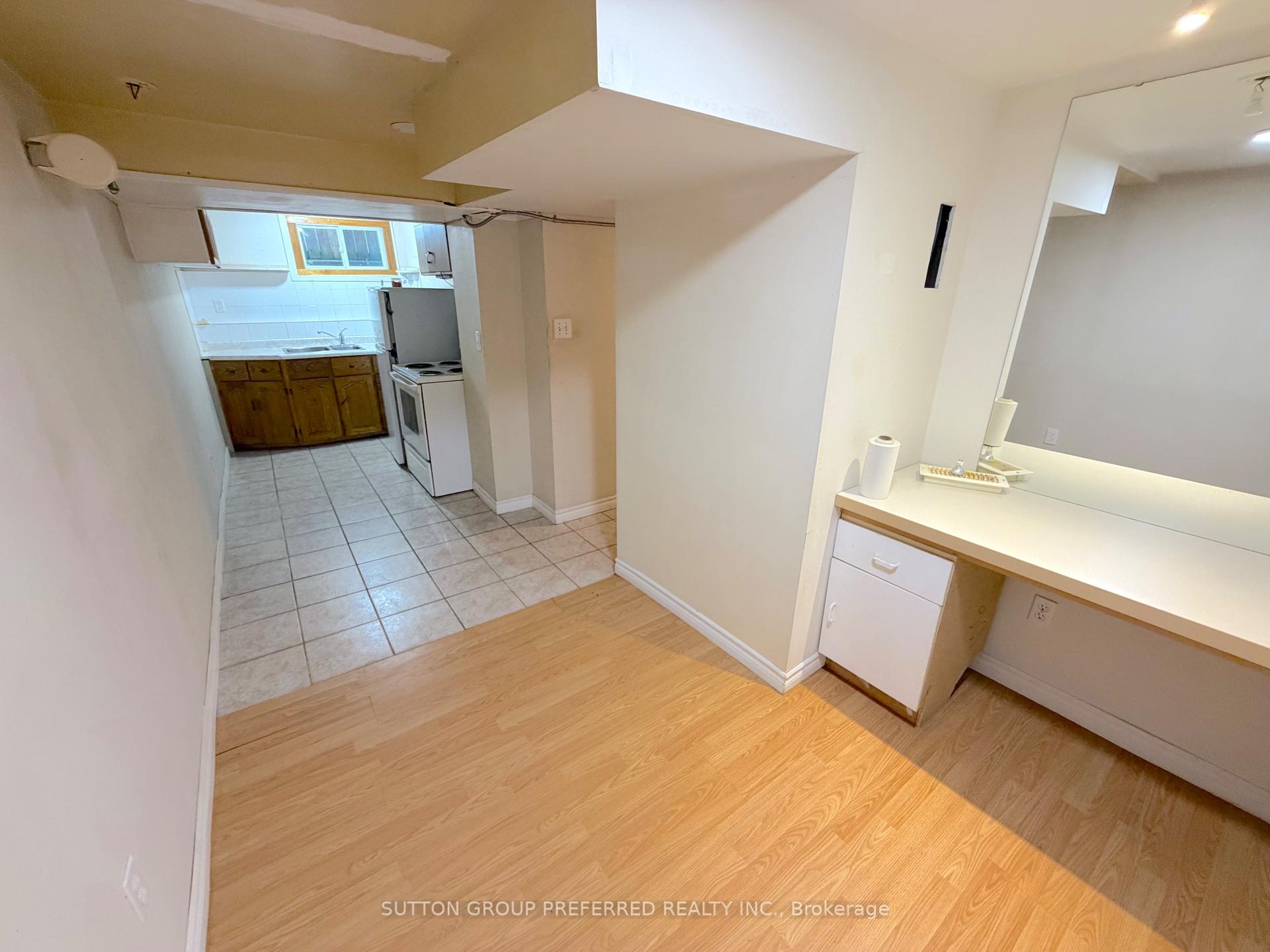 Photo 43 of 1622 Leonard Street, London, East H — HOMEH