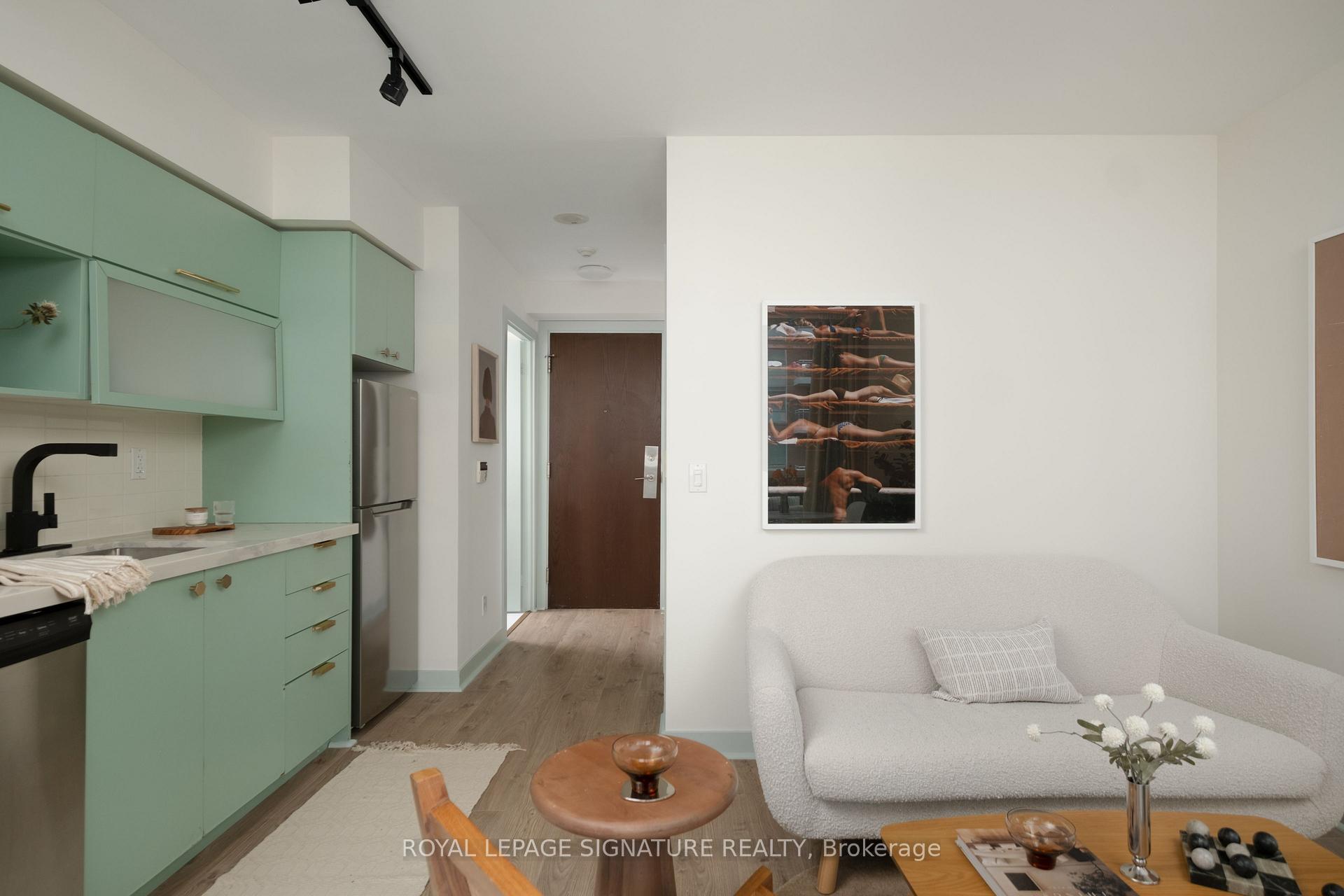 Photo 4 of Unit 901, 80 Western Battery Road, Toronto, Niagara — HOMEH
