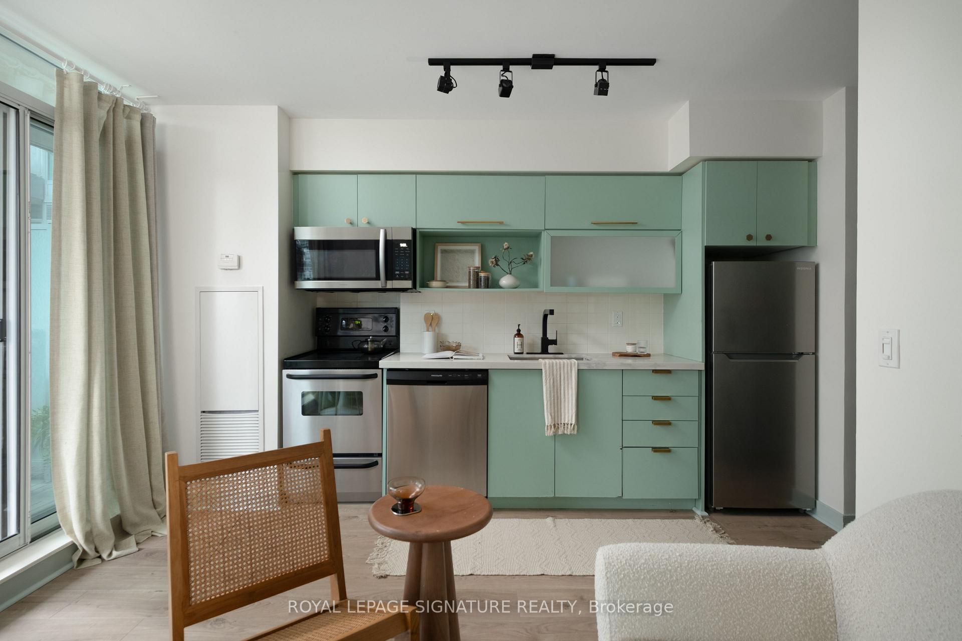 Photo 5 of Unit 901, 80 Western Battery Road, Toronto, Niagara — HOMEH