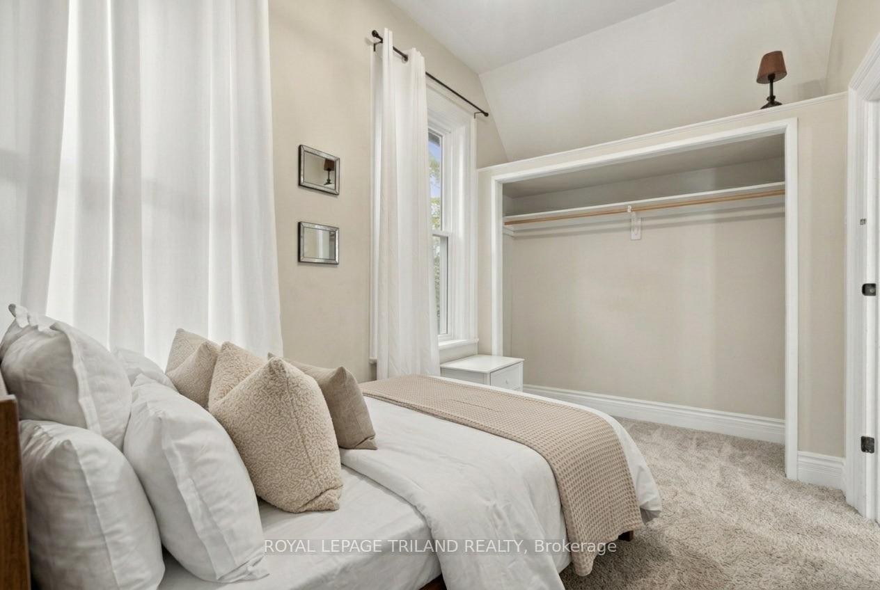 Photo 10 of 149 William Street, London, East K — HOMEH