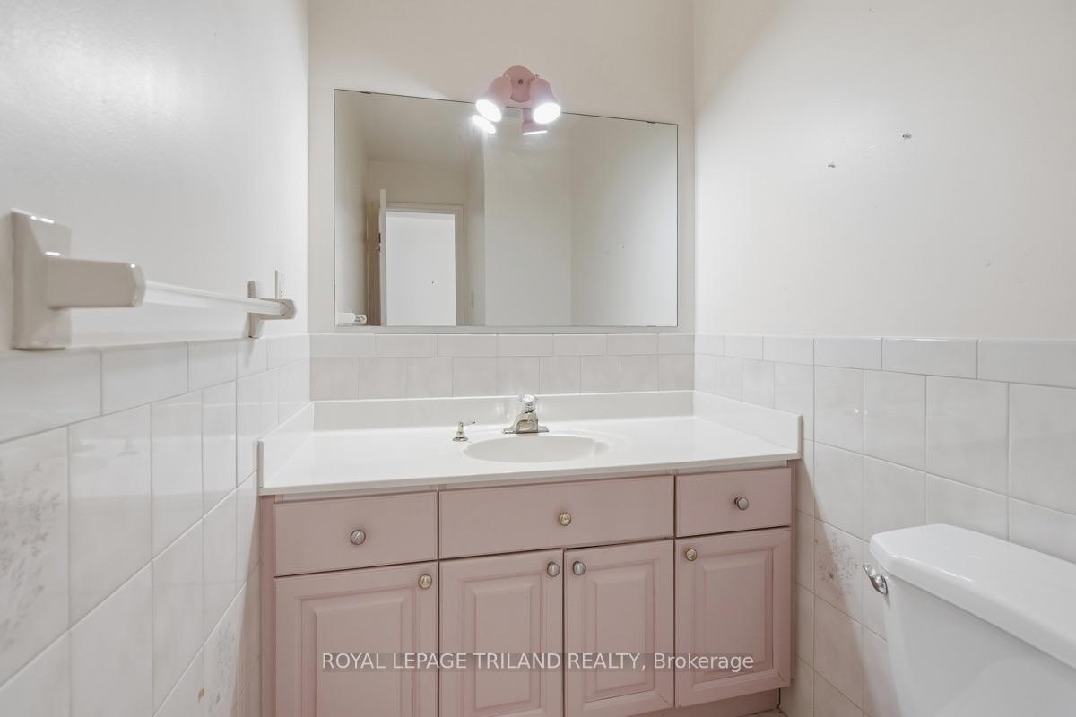Photo 9 of Unit 8, 60 Rosecliffe Crescent, London, South C — HOMEH