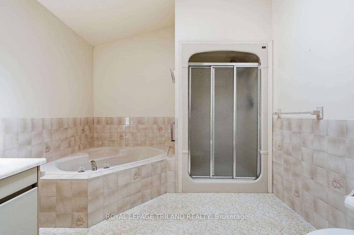 Photo 22 of Unit 8, 60 Rosecliffe Crescent, London, South C — HOMEH