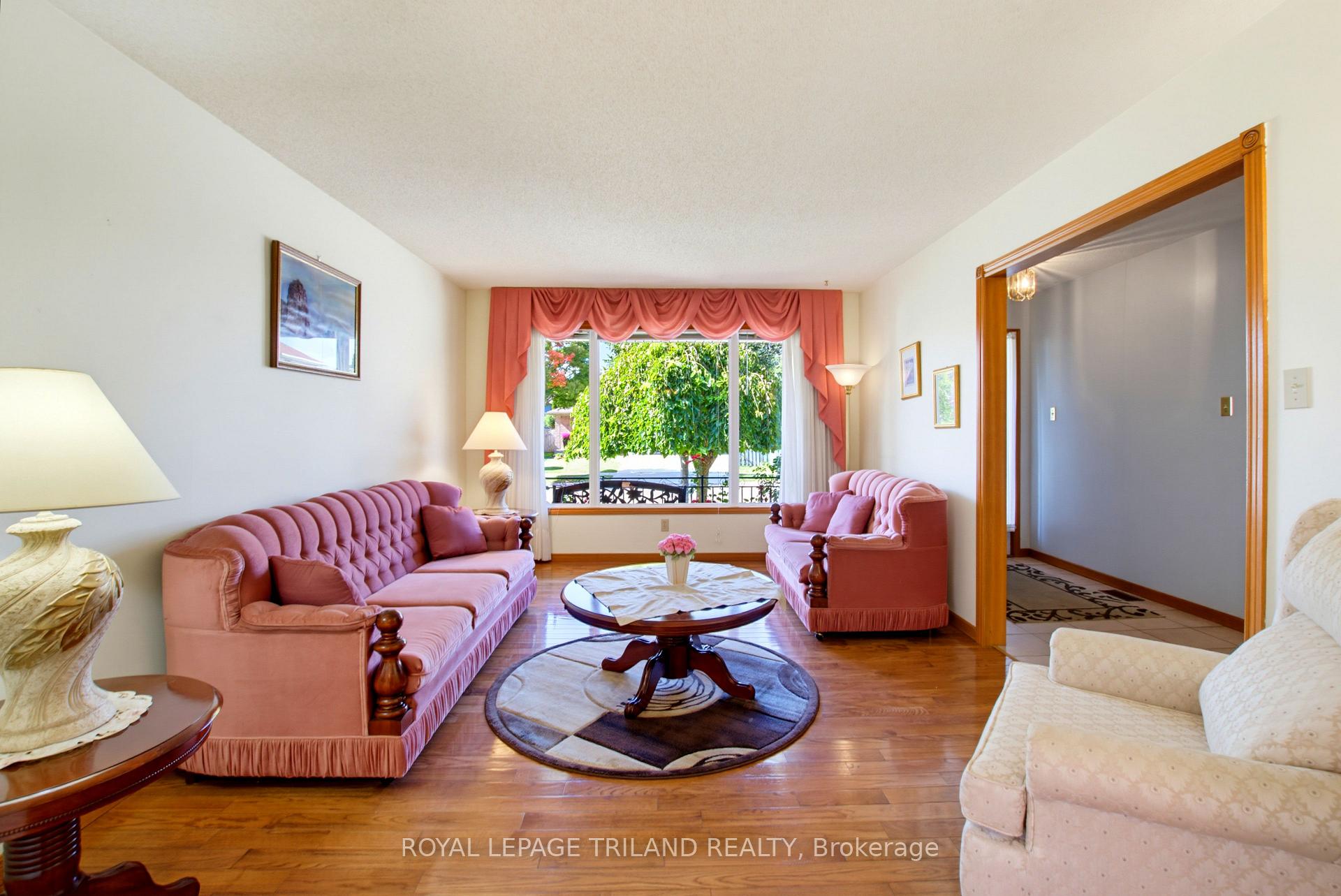 Photo 6 of 1749 Jalna Boulevard, London, South X — HOMEH