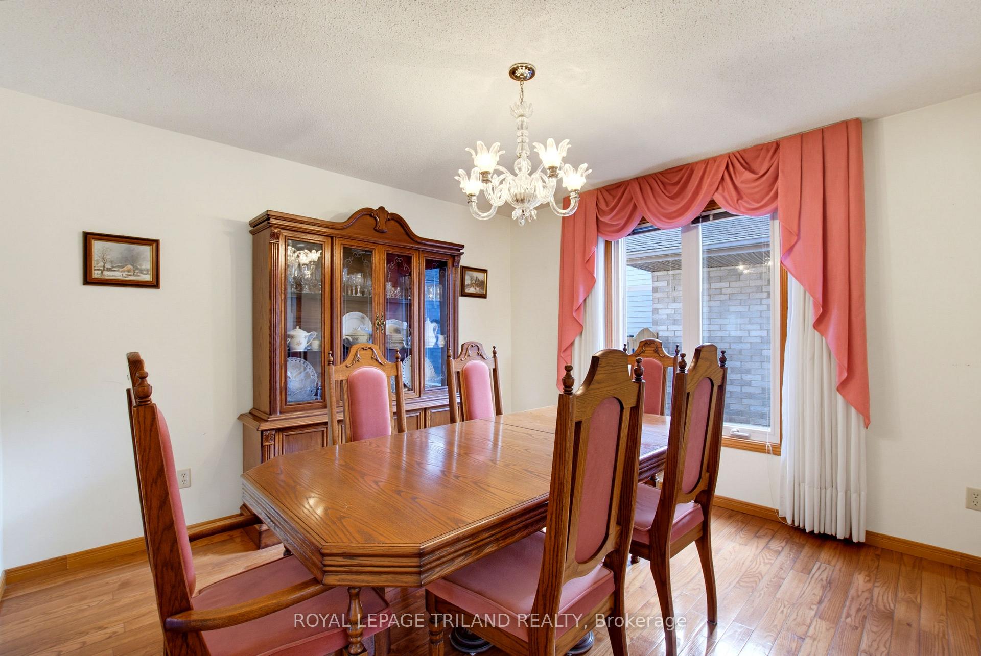 Photo 10 of 1749 Jalna Boulevard, London, South X — HOMEH