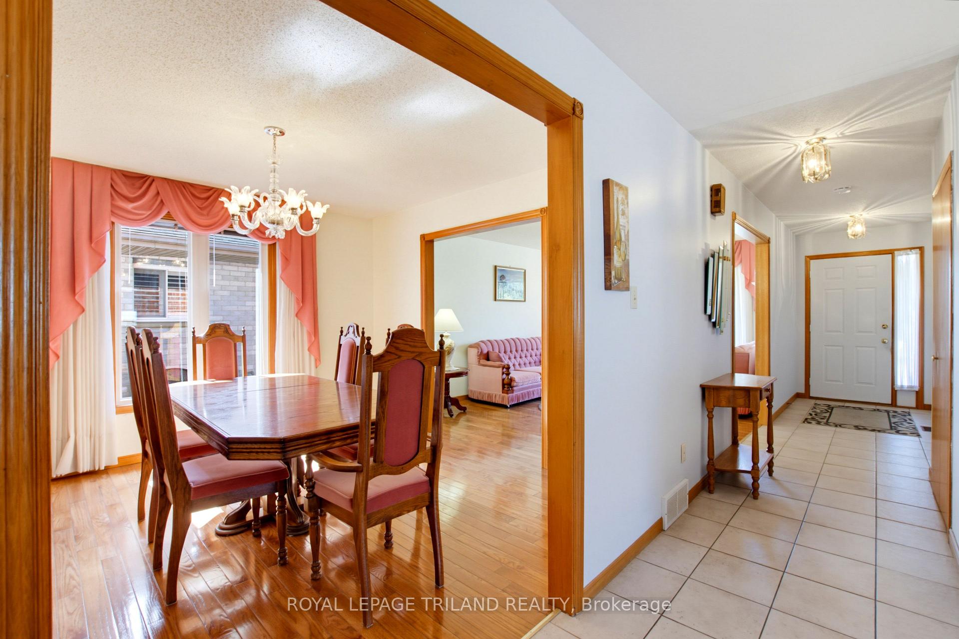Photo 12 of 1749 Jalna Boulevard, London, South X — HOMEH