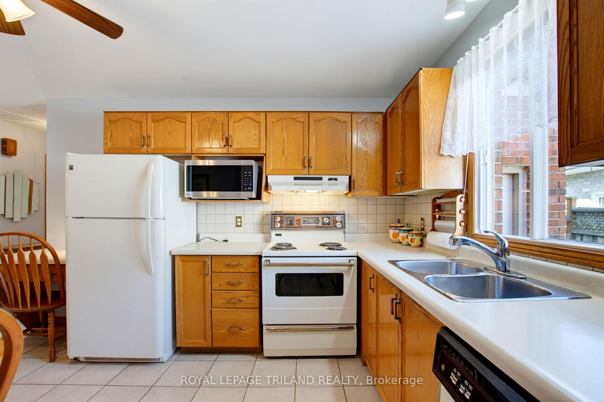 Photo 18 of 1749 Jalna Boulevard, London, South X — HOMEH