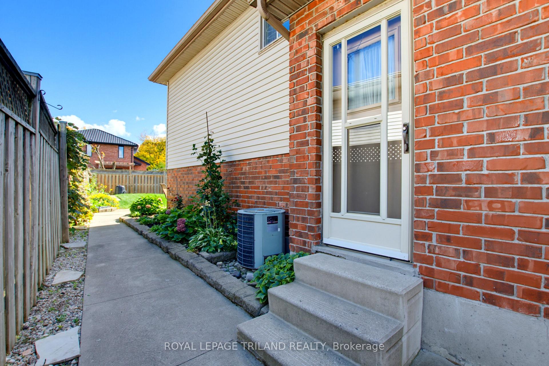 Photo 46 of 1749 Jalna Boulevard, London, South X — HOMEH