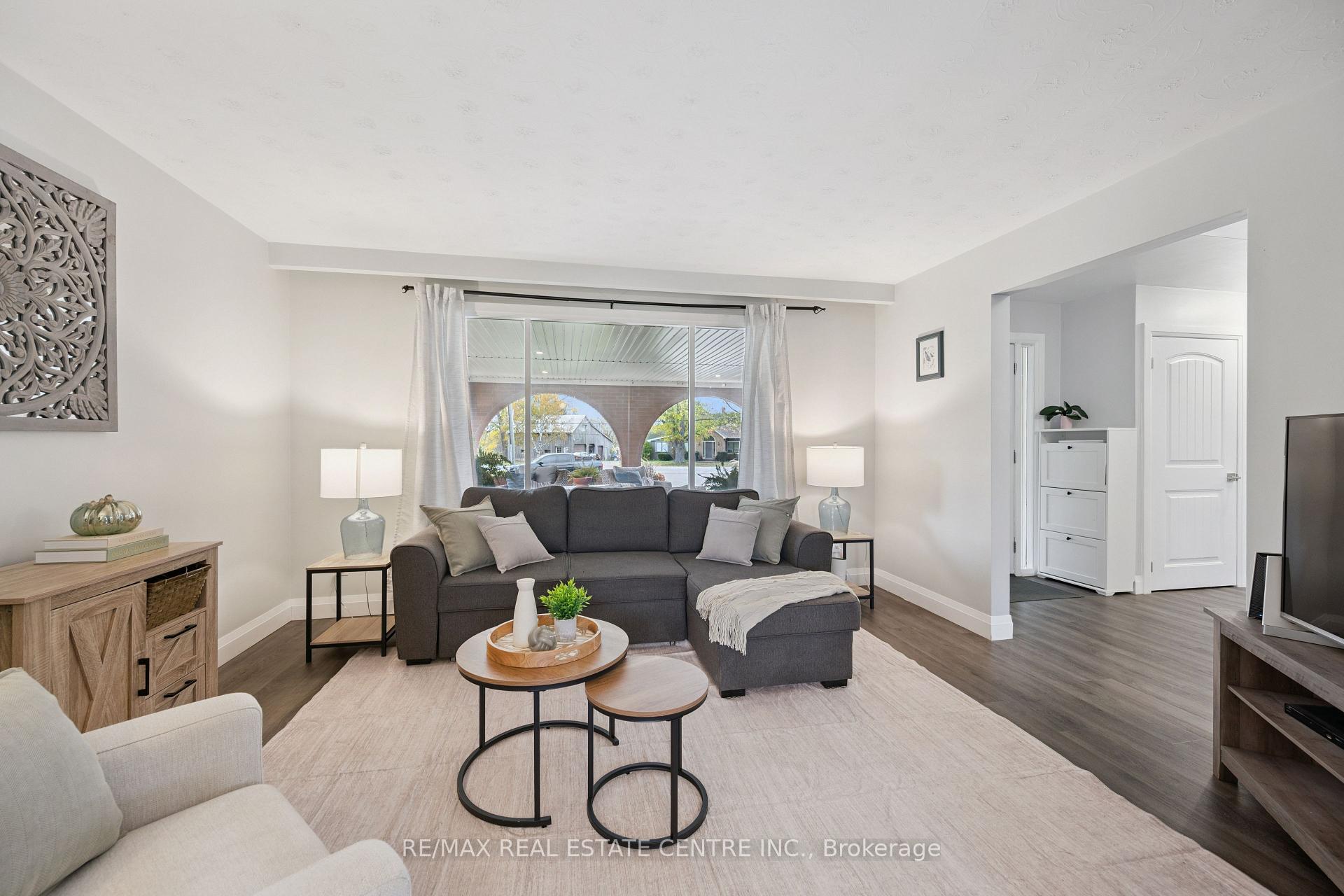 Photo 11 of 1216 Sheffield Road, Hamilton, Rural Flamborough — HOMEH