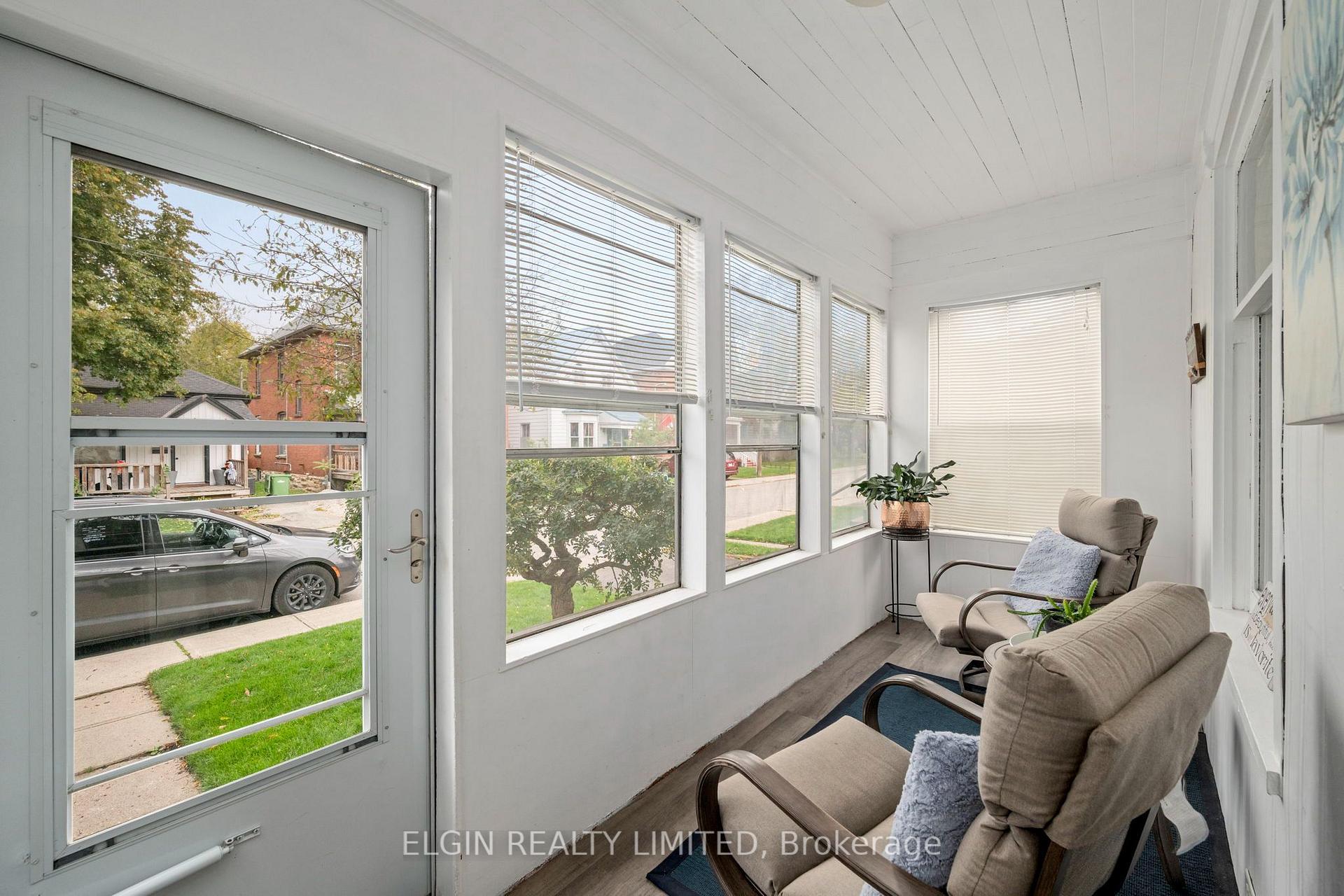 Photo 3 of 48 Elizabeth Street, St. Thomas — HOMEH