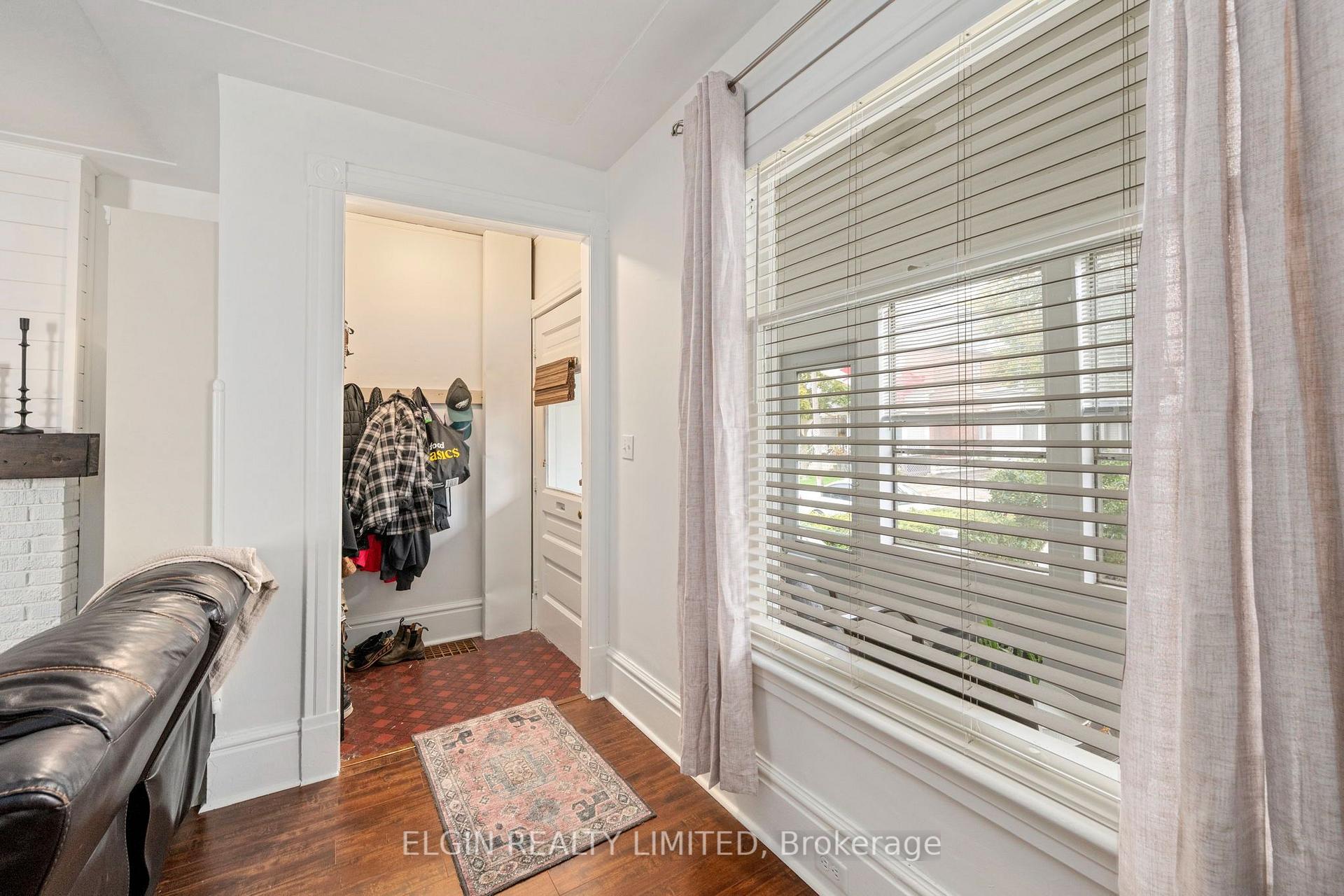 Photo 4 of 48 Elizabeth Street, St. Thomas — HOMEH