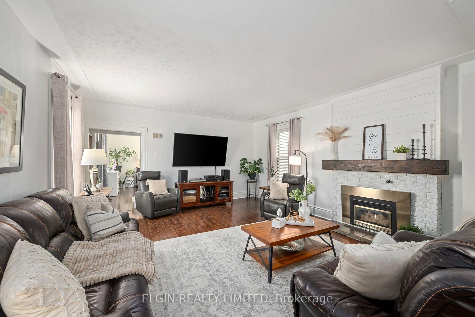 Photo 5 of 48 Elizabeth Street, St. Thomas — HOMEH