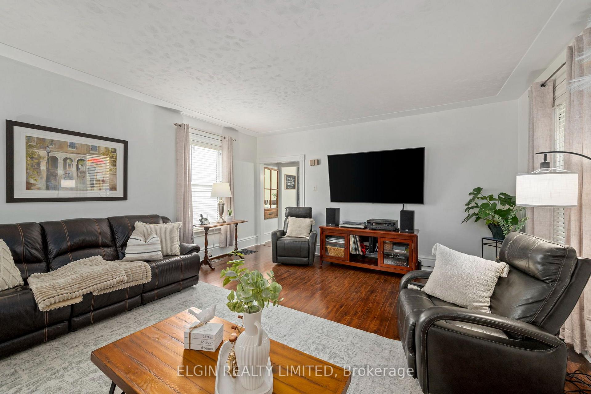 Photo 9 of 48 Elizabeth Street, St. Thomas — HOMEH