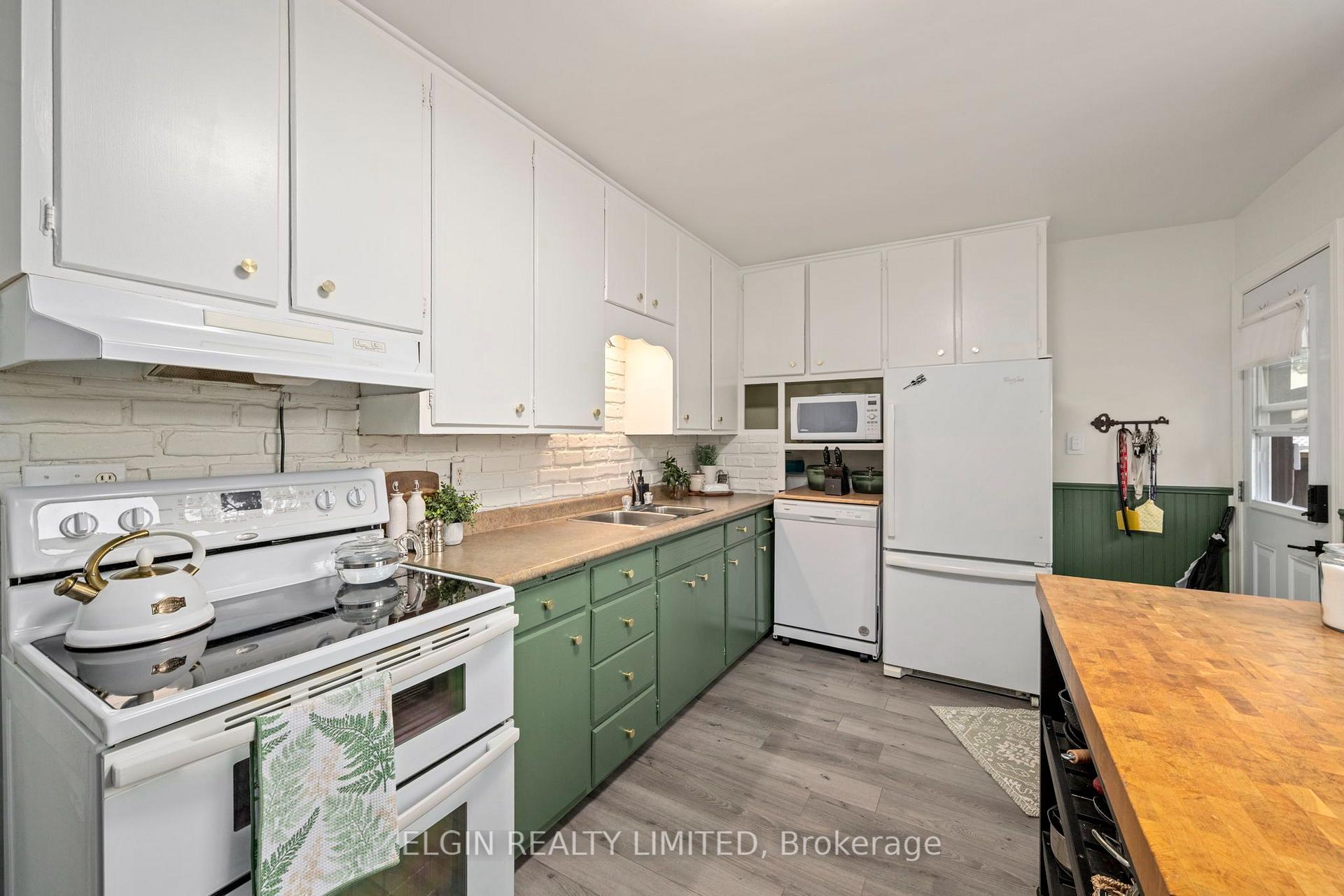 Photo 14 of 48 Elizabeth Street, St. Thomas — HOMEH