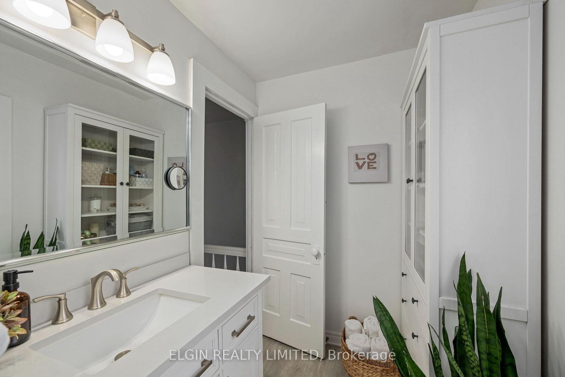 Photo 18 of 48 Elizabeth Street, St. Thomas — HOMEH