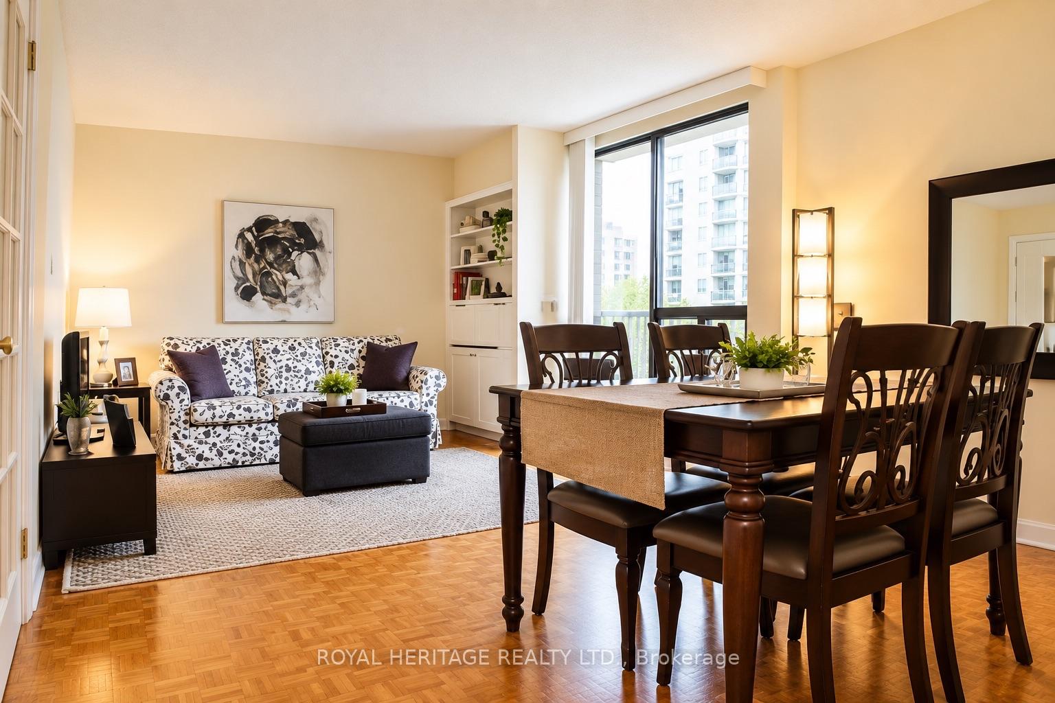 Photo 6 of Unit 1240, 33 Harbour Square, Toronto, Waterfront Communities — HOMEH