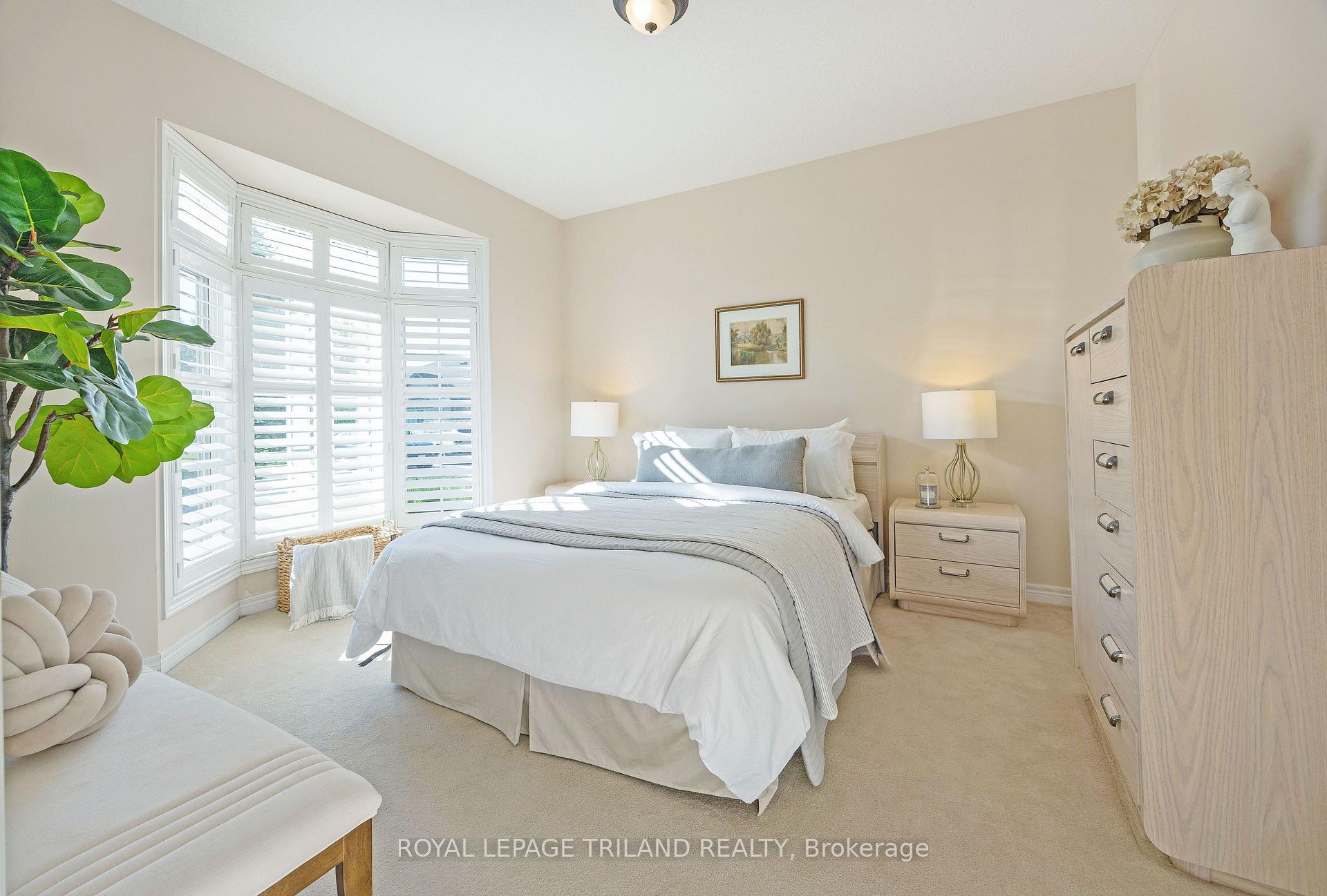 Photo 6 of Unit 10, 575 McGarrell Place, London, North R — HOMEH