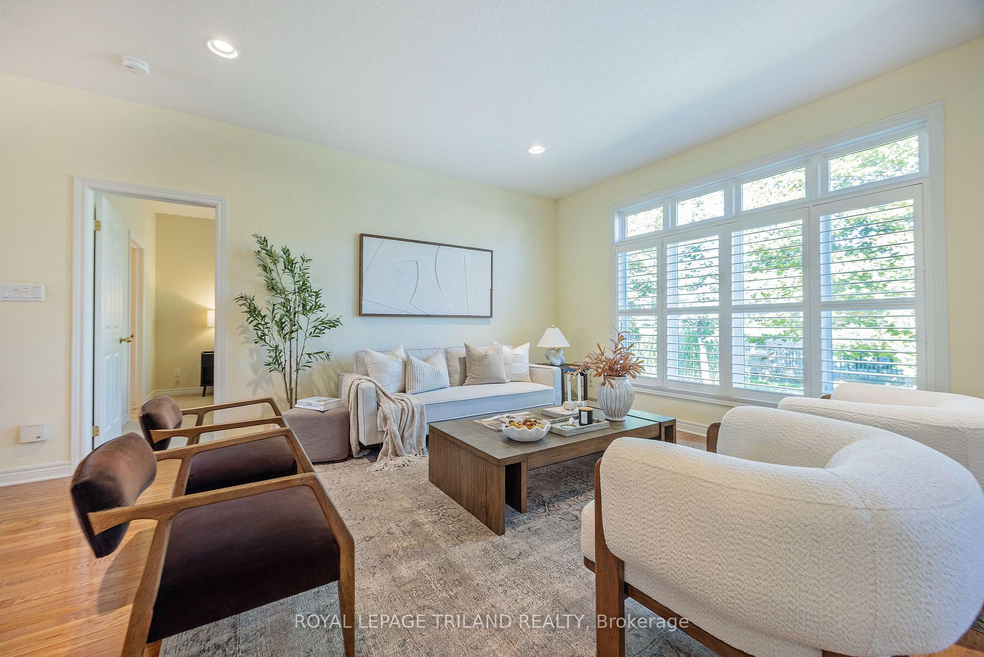 Photo 15 of Unit 10, 575 McGarrell Place, London, North R — HOMEH