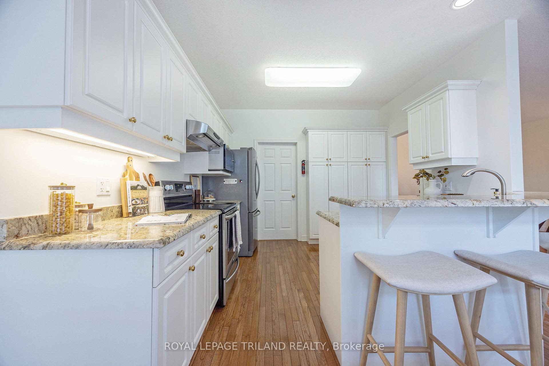 Photo 21 of Unit 10, 575 McGarrell Place, London, North R — HOMEH