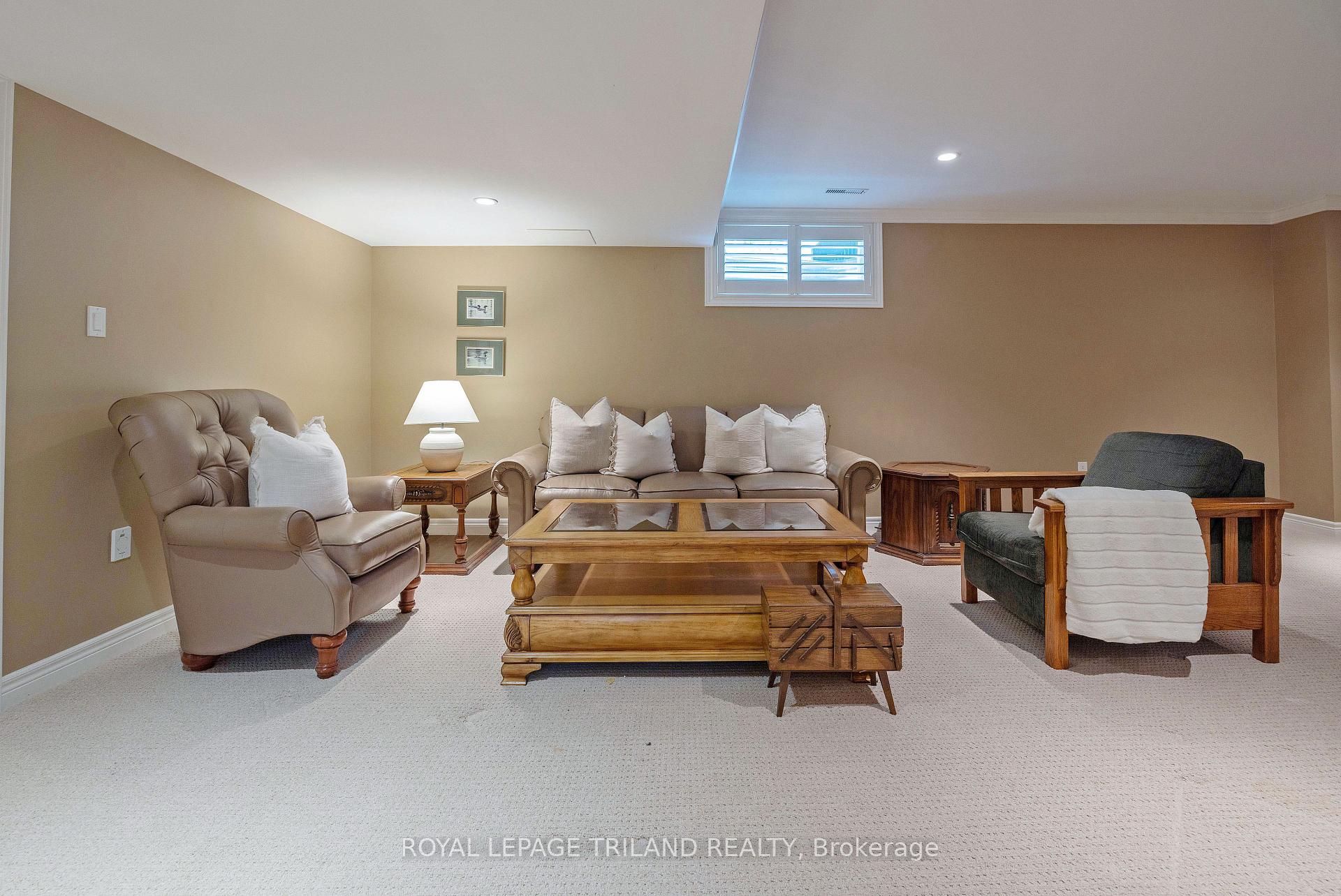 Photo 30 of Unit 10, 575 McGarrell Place, London, North R — HOMEH